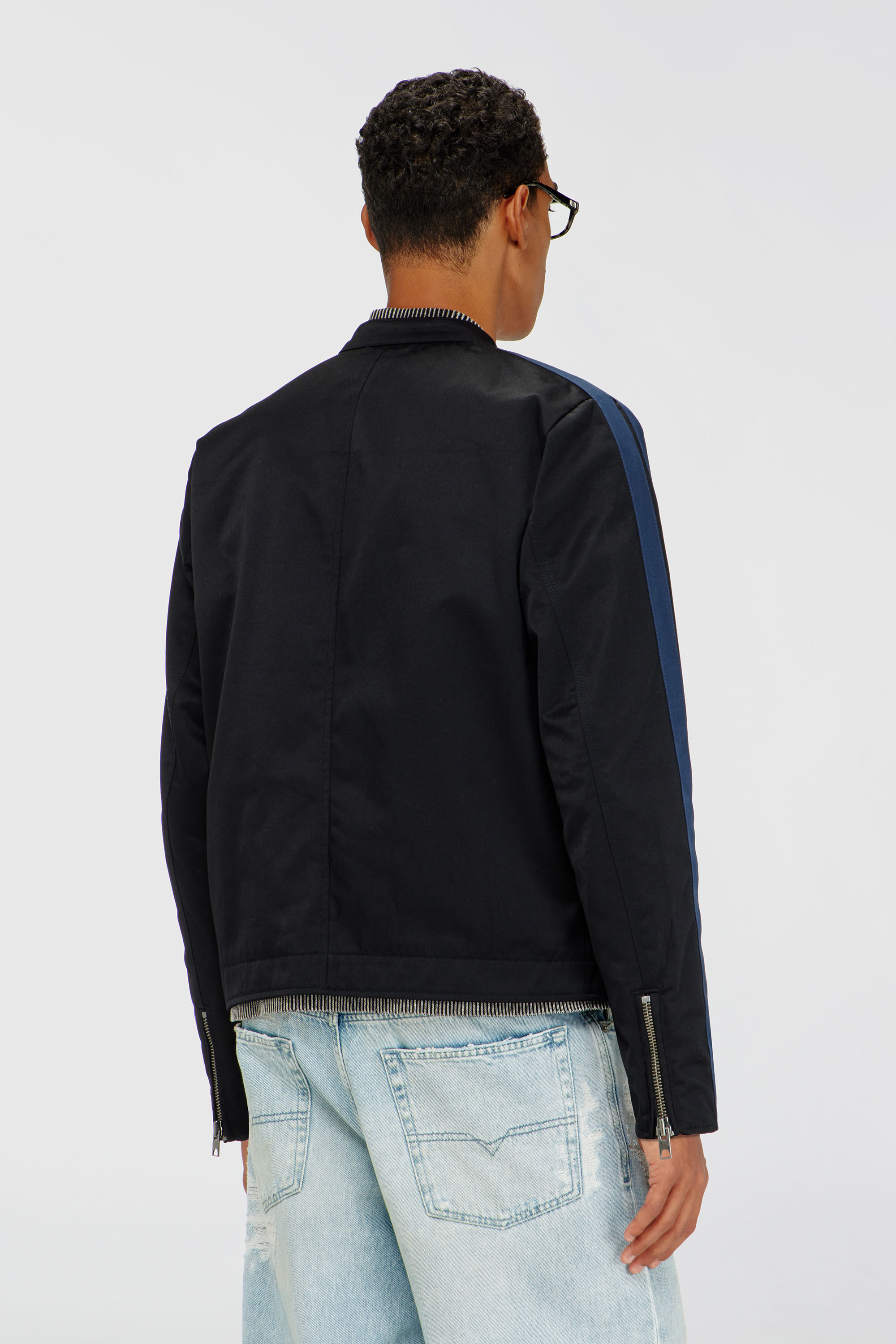J-NAEL, Bleu/Noir