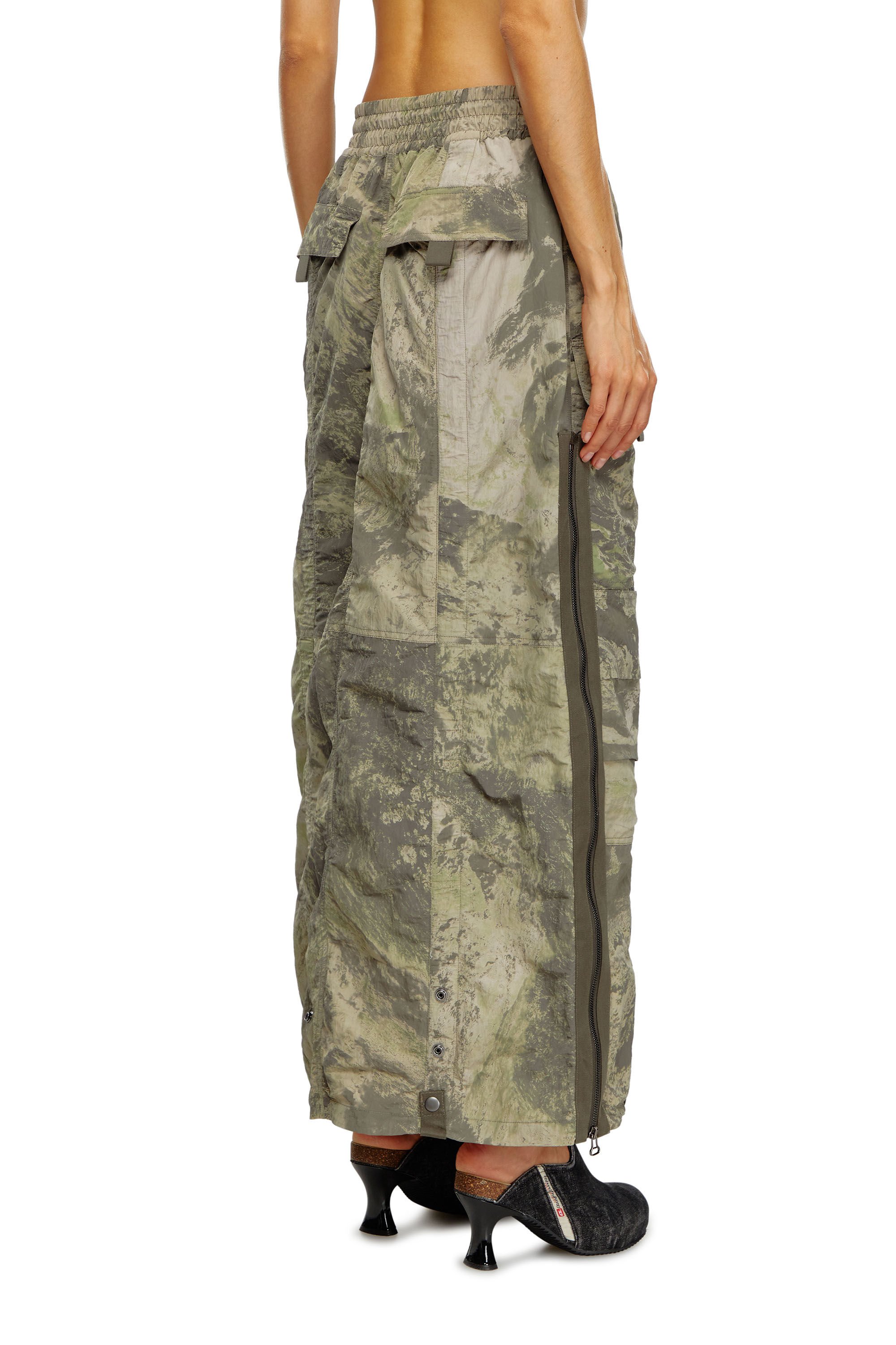 Diesel - O-CREP-N1, Femme Jupe longue avec poches cargo in Vert - Image 4