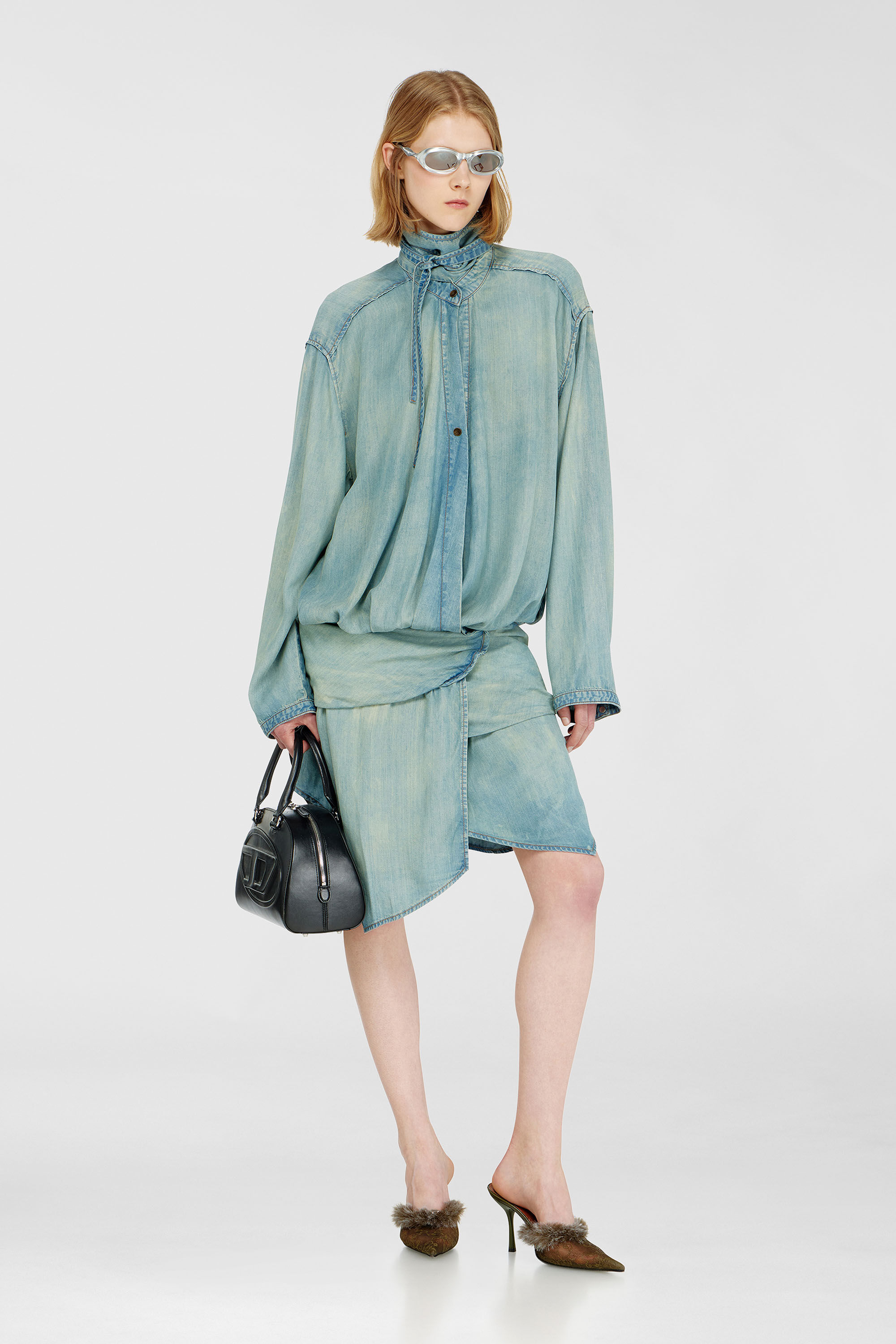 Diesel - DE-TILORA-S, Robe chemise en denim oversized drap&eacute;e Femme in Bleu - 1