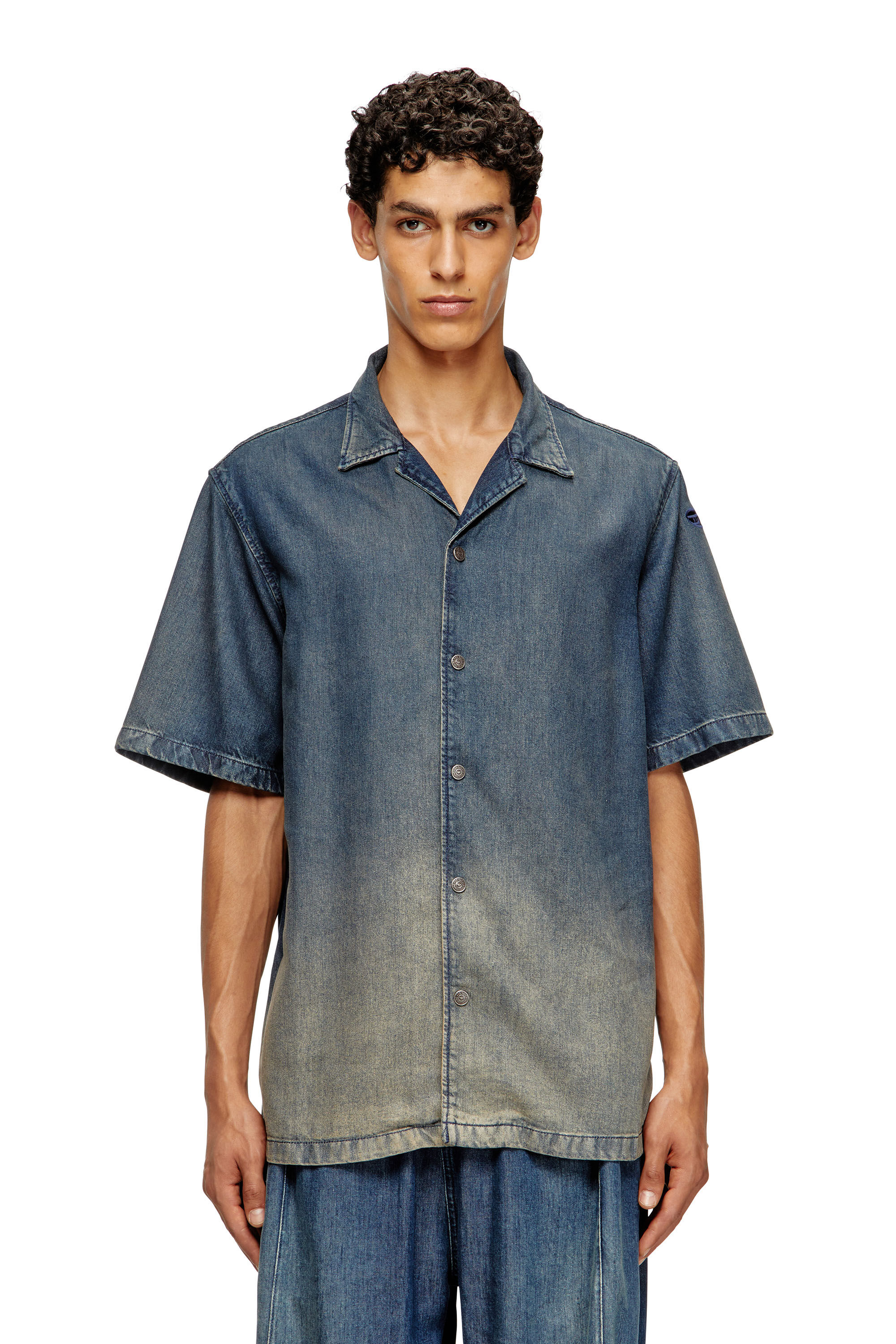 Diesel - D-NABIL-S3, Chemise de bowling en denim dégradé et fluide Homme in Bleu - 3