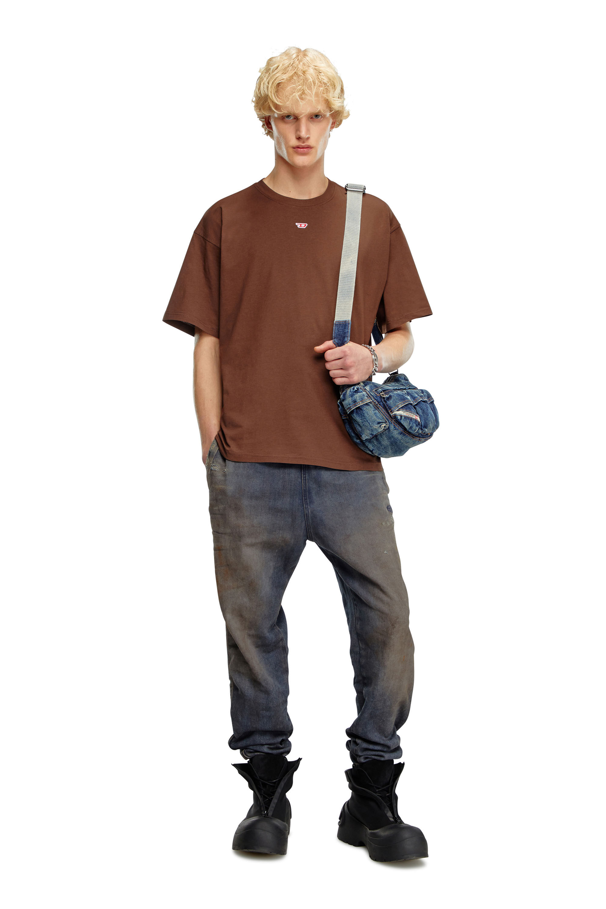 Diesel - T-BOXT-D, T-shirt avec empiècement D brodé Mixte in Marron - 1