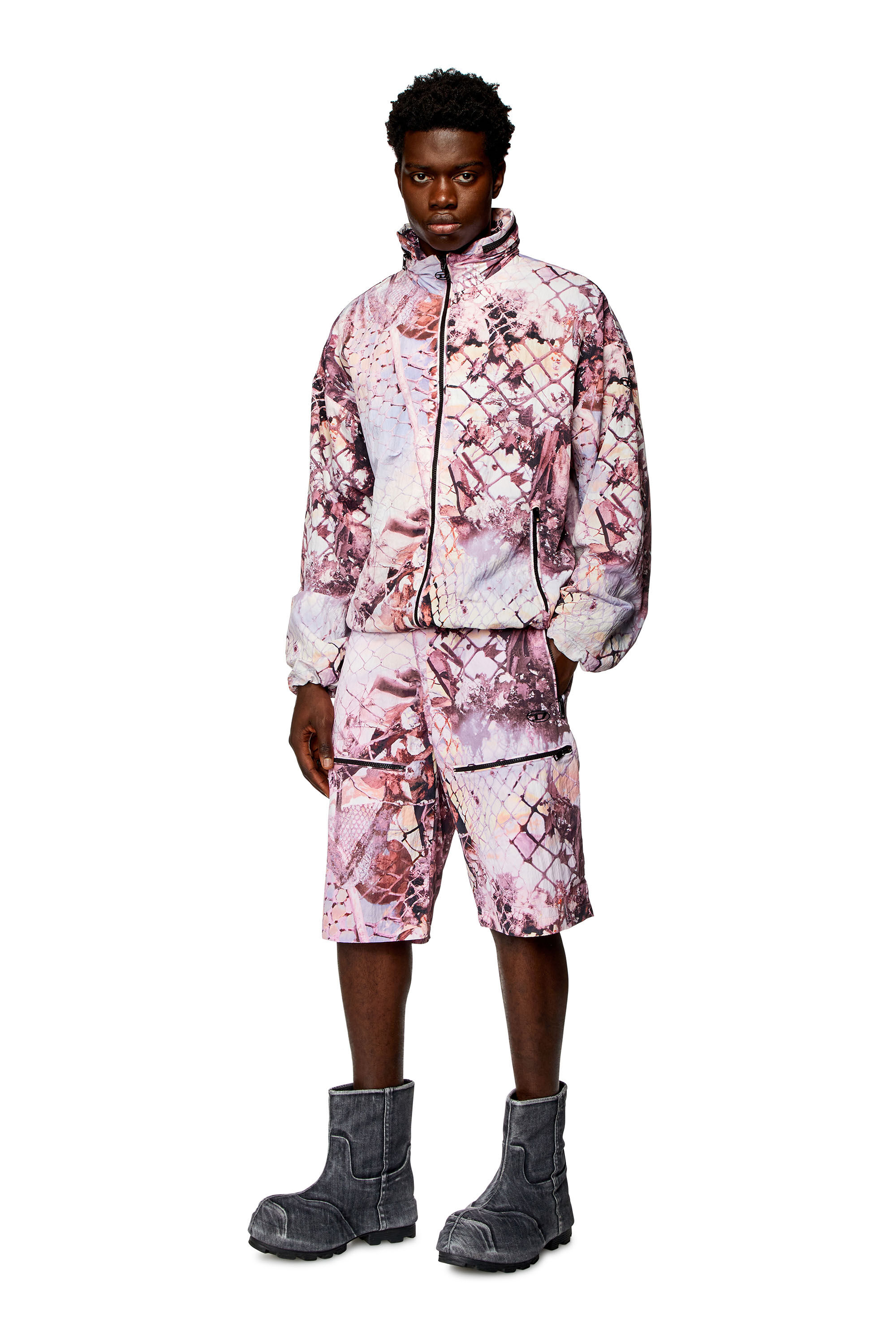 Diesel - P-MCKELL-SHORT-A, Short cargo en nylon avec imprimé abstrait Homme in Rose - 1