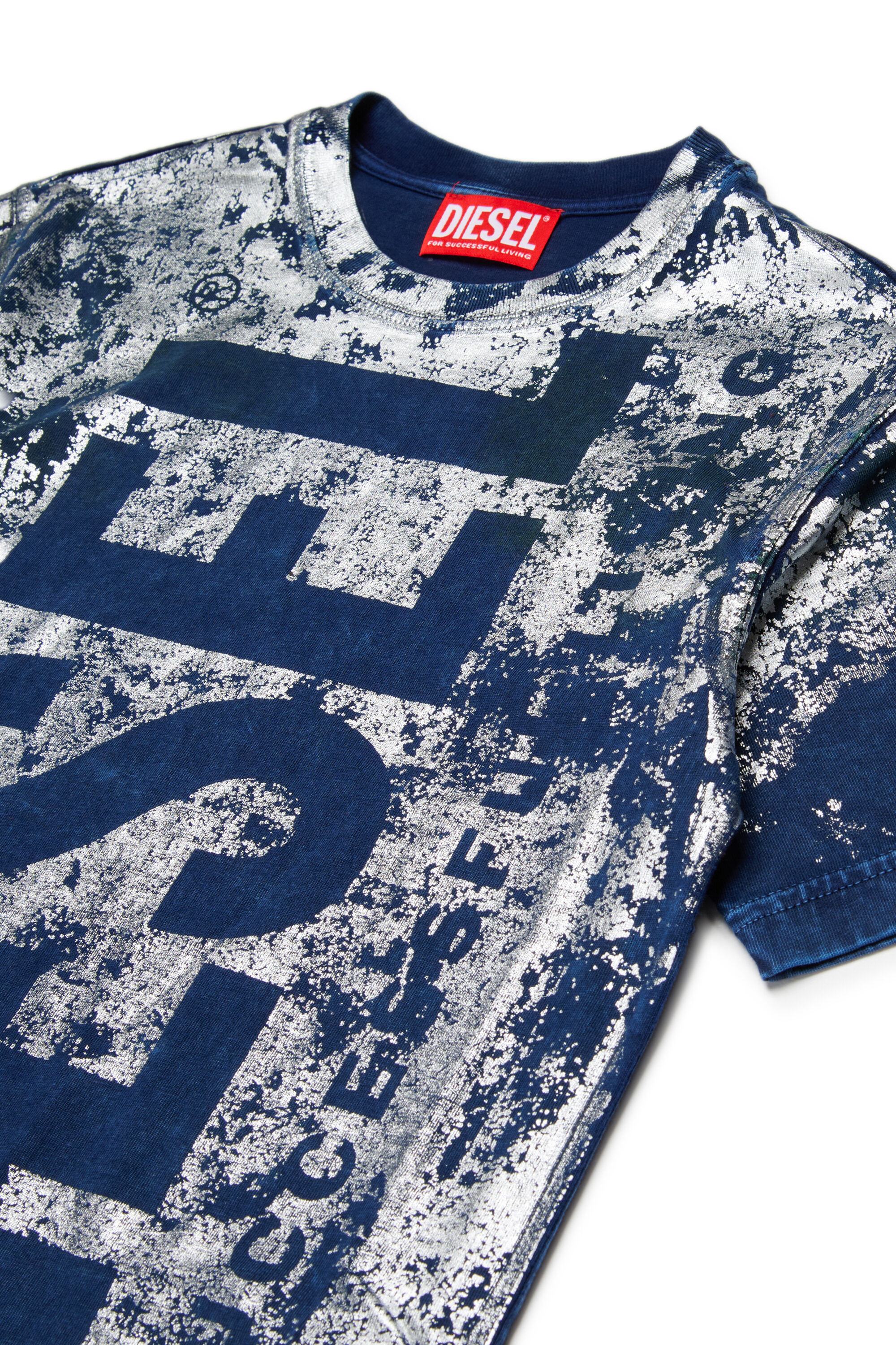 Diesel - TABOXTAR2 OVER, T-shirt avec imprim&eacute; effet craie Homme in Bleu - 3