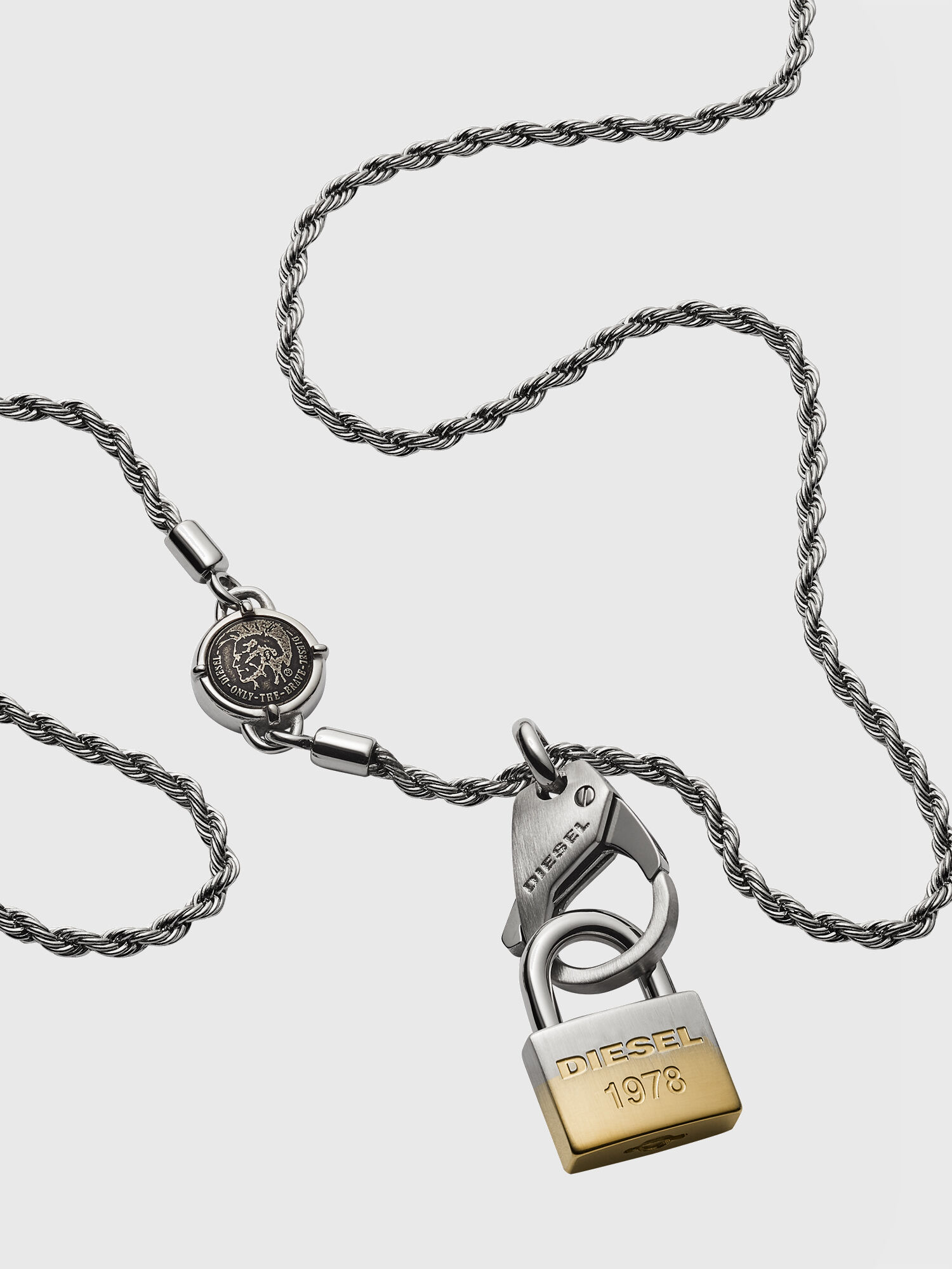 DX1203 Homme: Collier à pendentif cadenas en acier inoxydable | Diesel