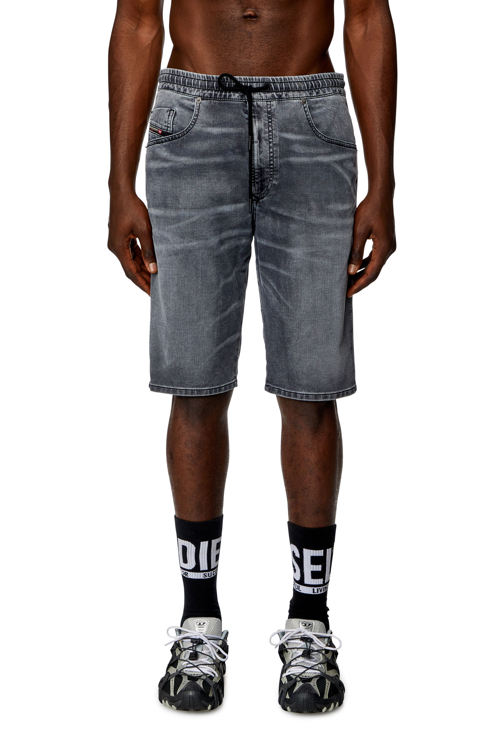 Diesel - 2033 D-KROOLEY-SHORT JOGG, Short chino en JoggJeans Homme in Noir - 3