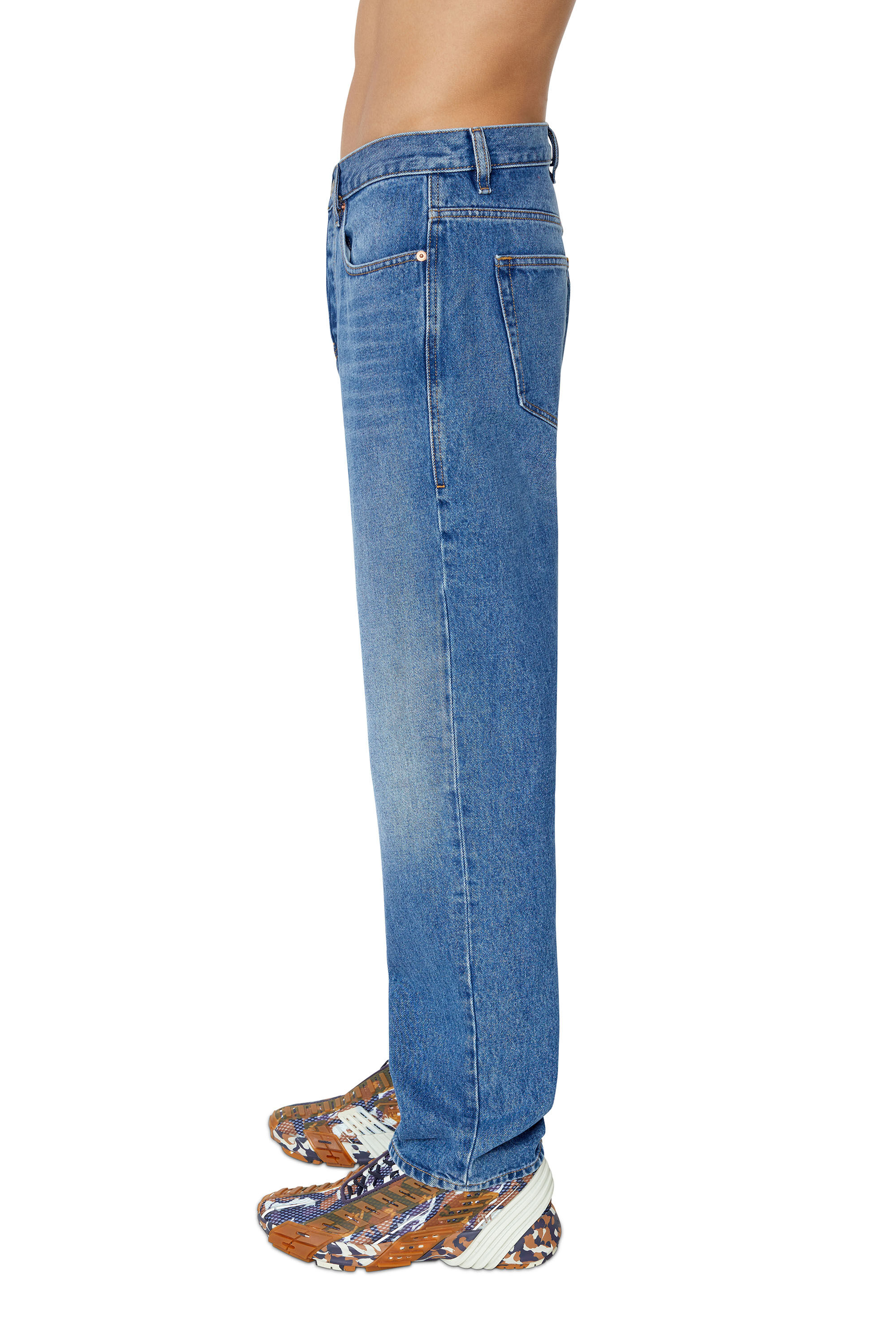 Diesel - 2020 D-Viker 009MG Straight Jeans, Bleu moyen - Image 5