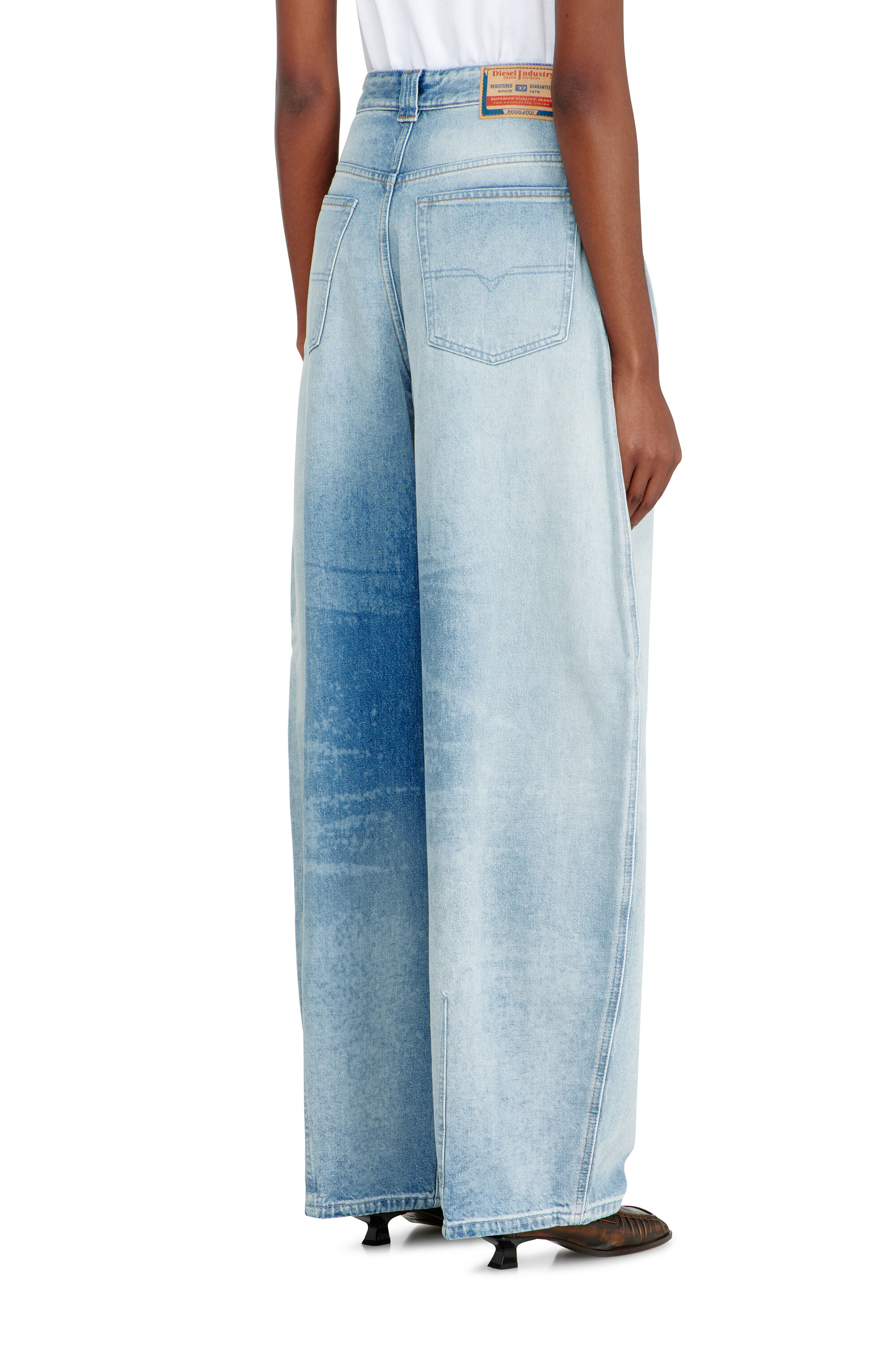 Diesel - Relaxed Jeans 1987 D-Khelz 007EE Femme, Bleu Clair - Image 5