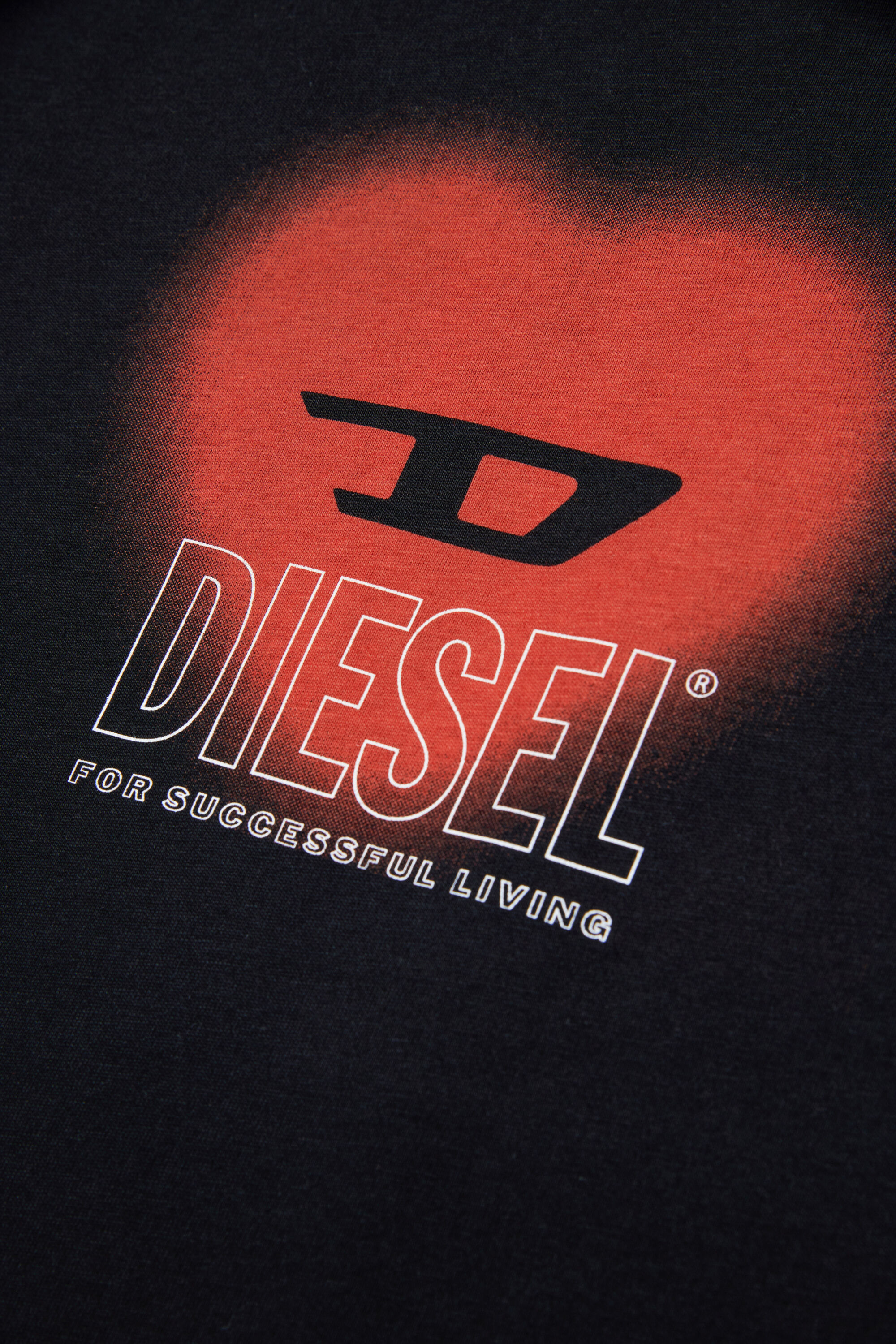 Diesel - TCUORE, T-shirt avec logo cœur Femme in Noir - 4