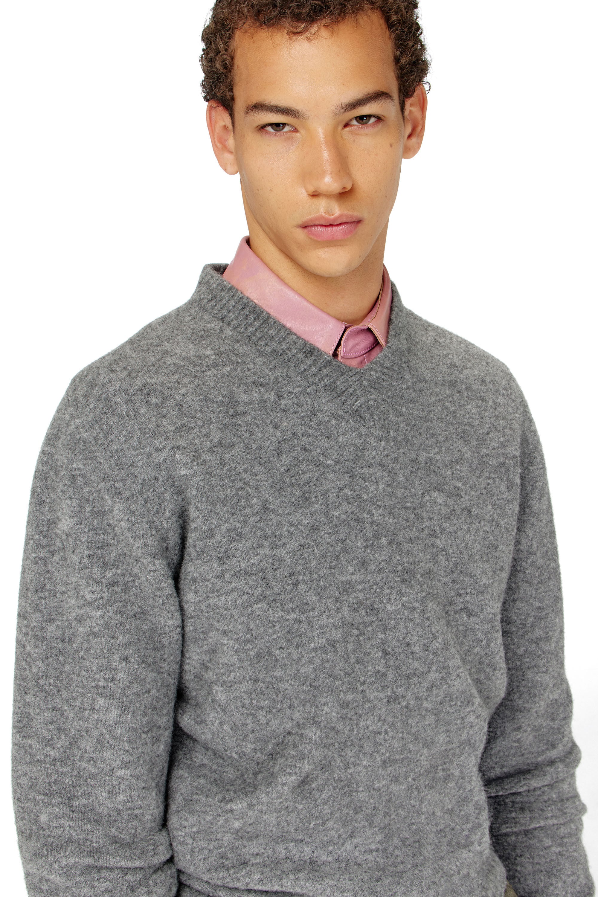Diesel - K-ANDIE, Pull en maille foul&eacute;e froiss&eacute;e &agrave; col en V Homme in ToBeDefined - 4
