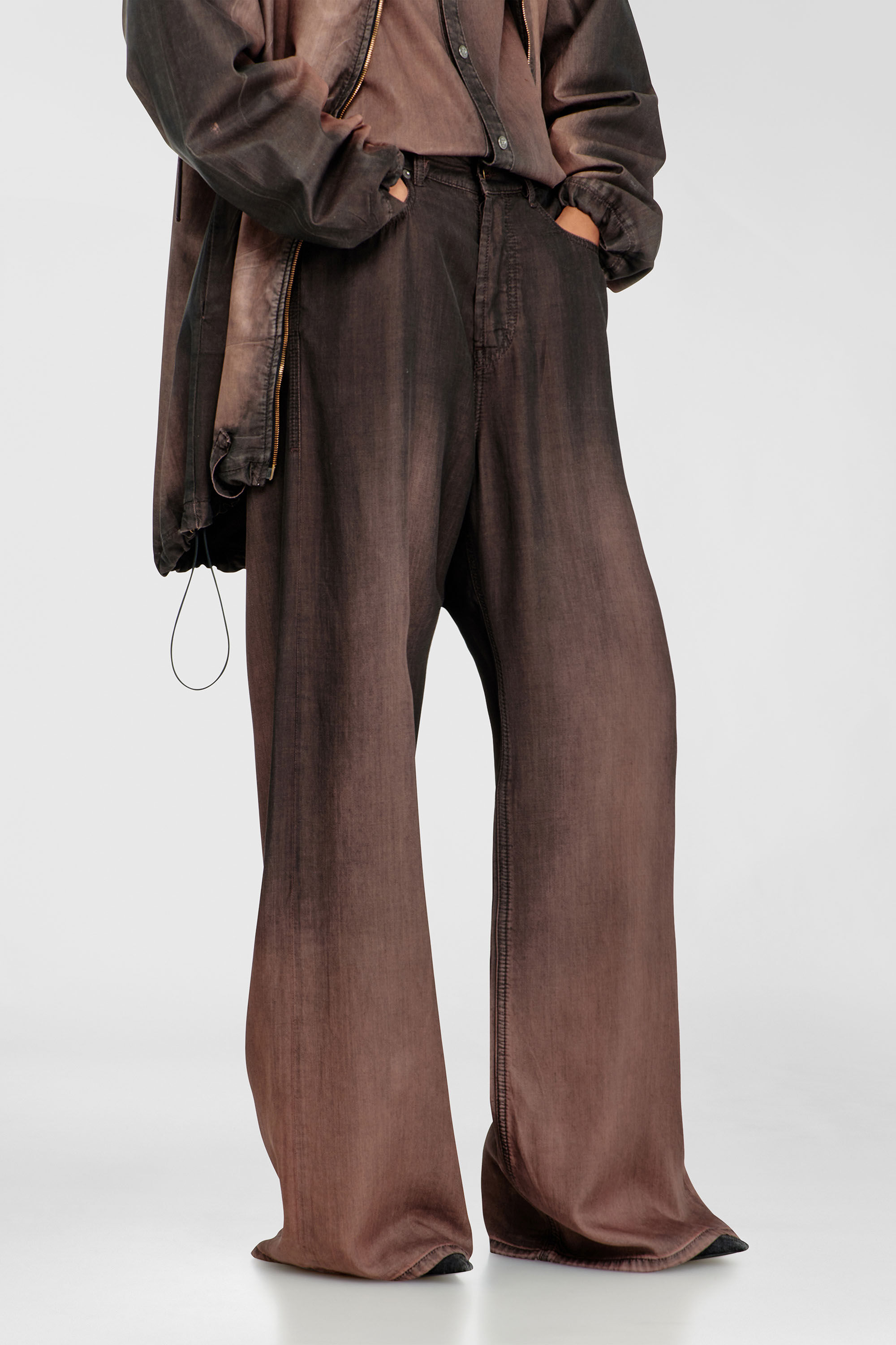Diesel - Relaxed Jeans 1996 D-Sire 068YF Femme, Marron - Image 7