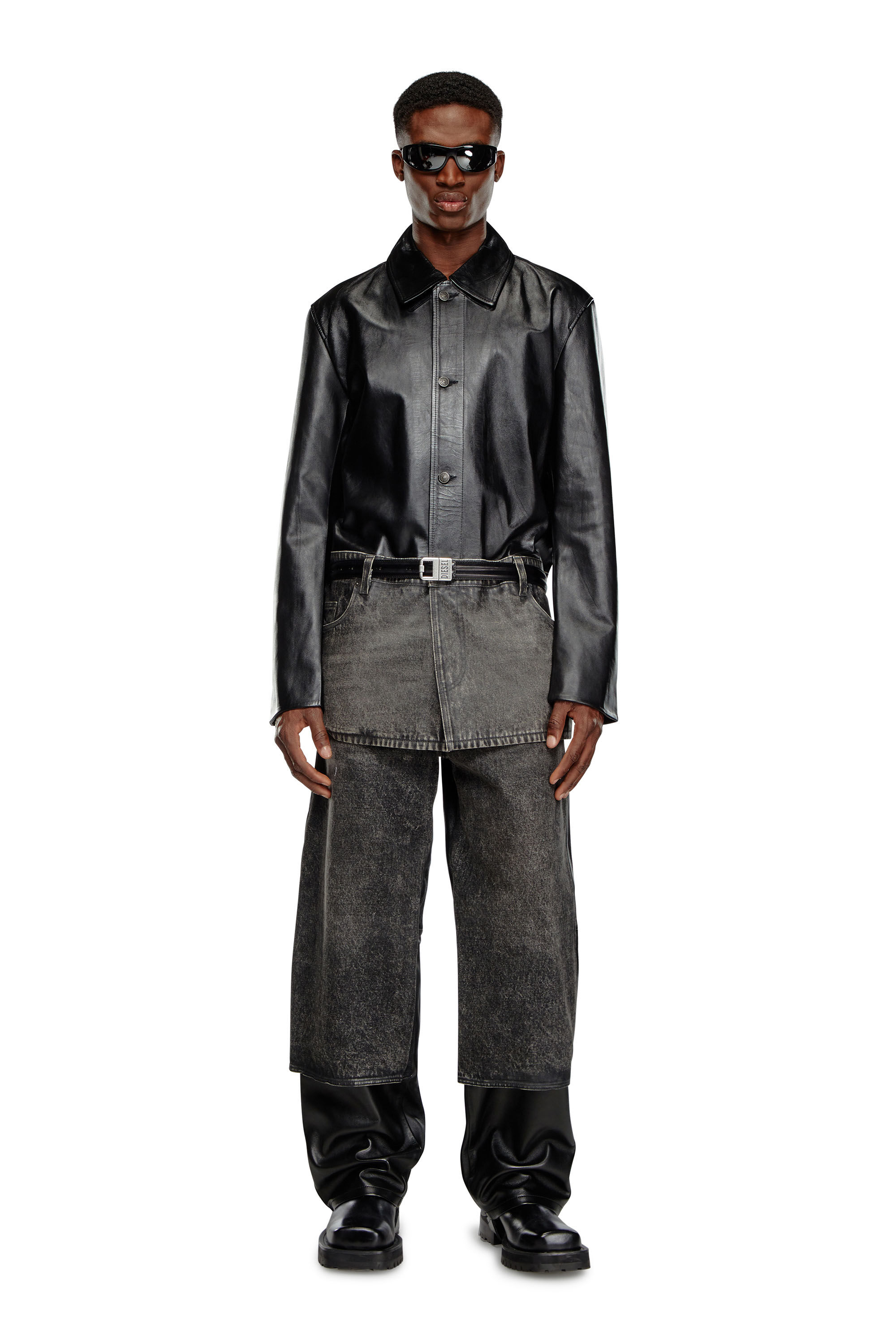 Diesel - P-BRETCH, Homme Pantalon en cuir et denim in Noir - Image 1