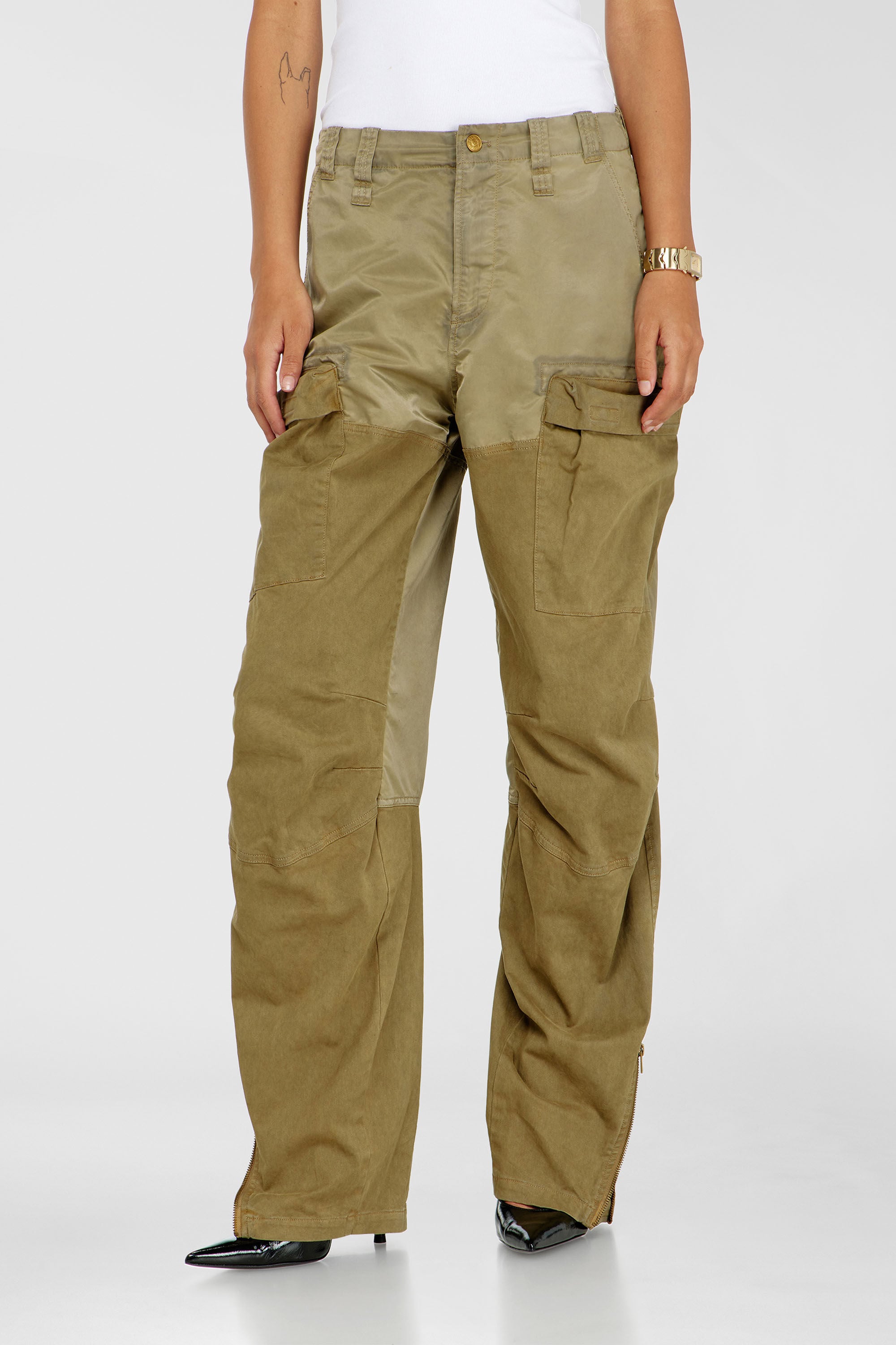 Diesel - P-ARKER, Pantalon cargo en coton et nylon Femme in Vert - 3