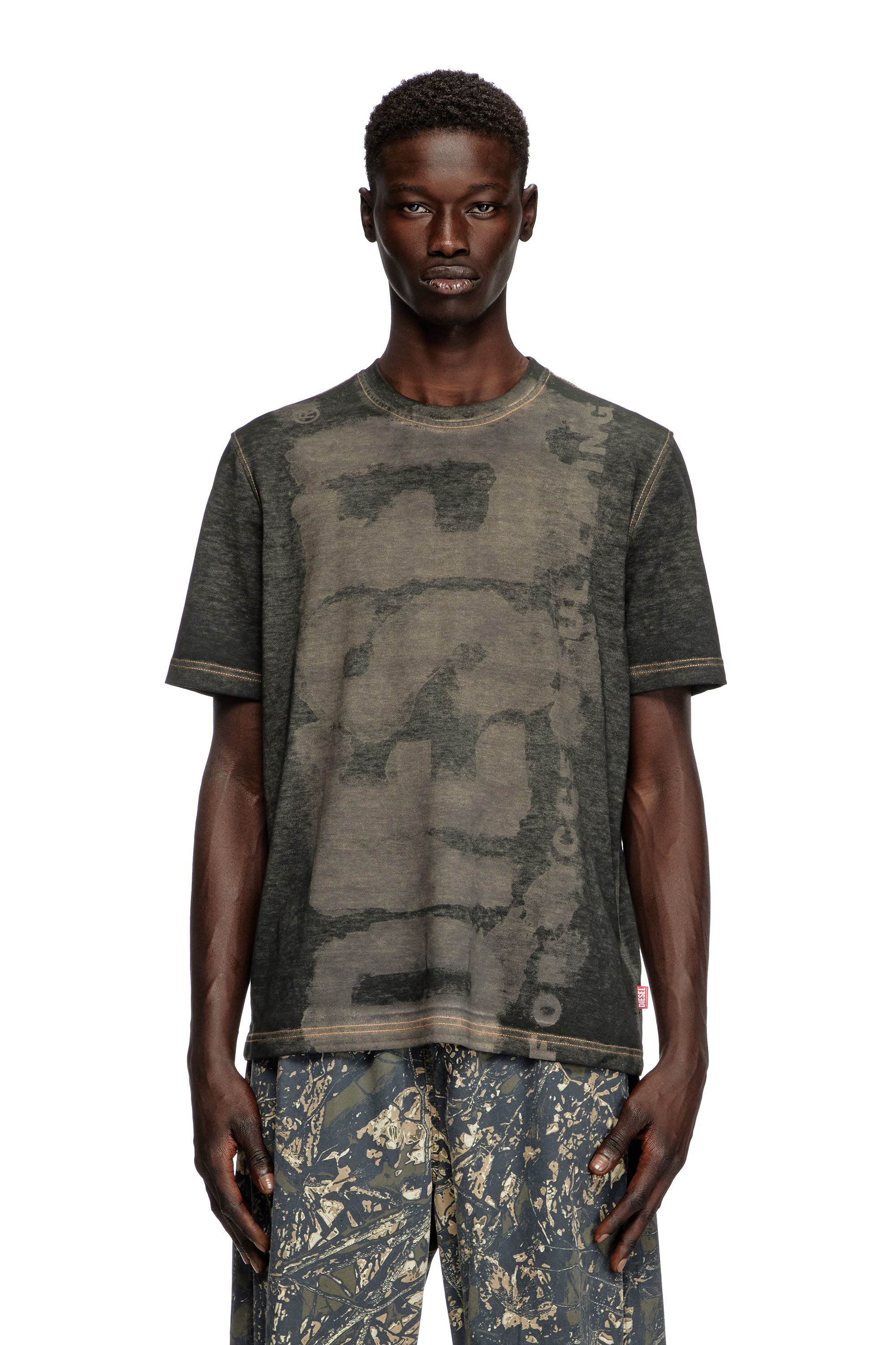 Diesel - T-ADJUST-R18, T-shirt à logo en piqué dévoré Homme in Noir - 3