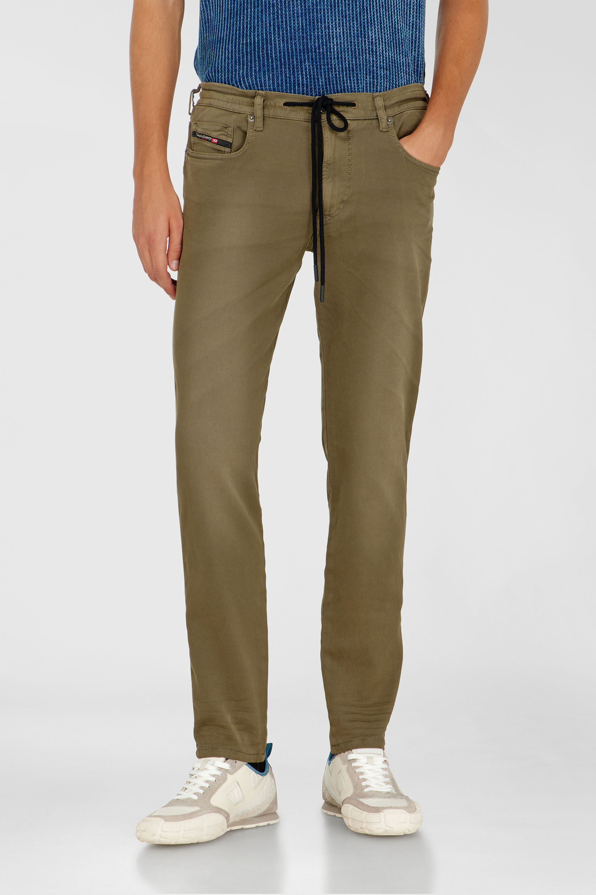 Diesel - Slim 2062 D-Strukt Joggjeans&reg; 0670M Homme, Vert - Image 2