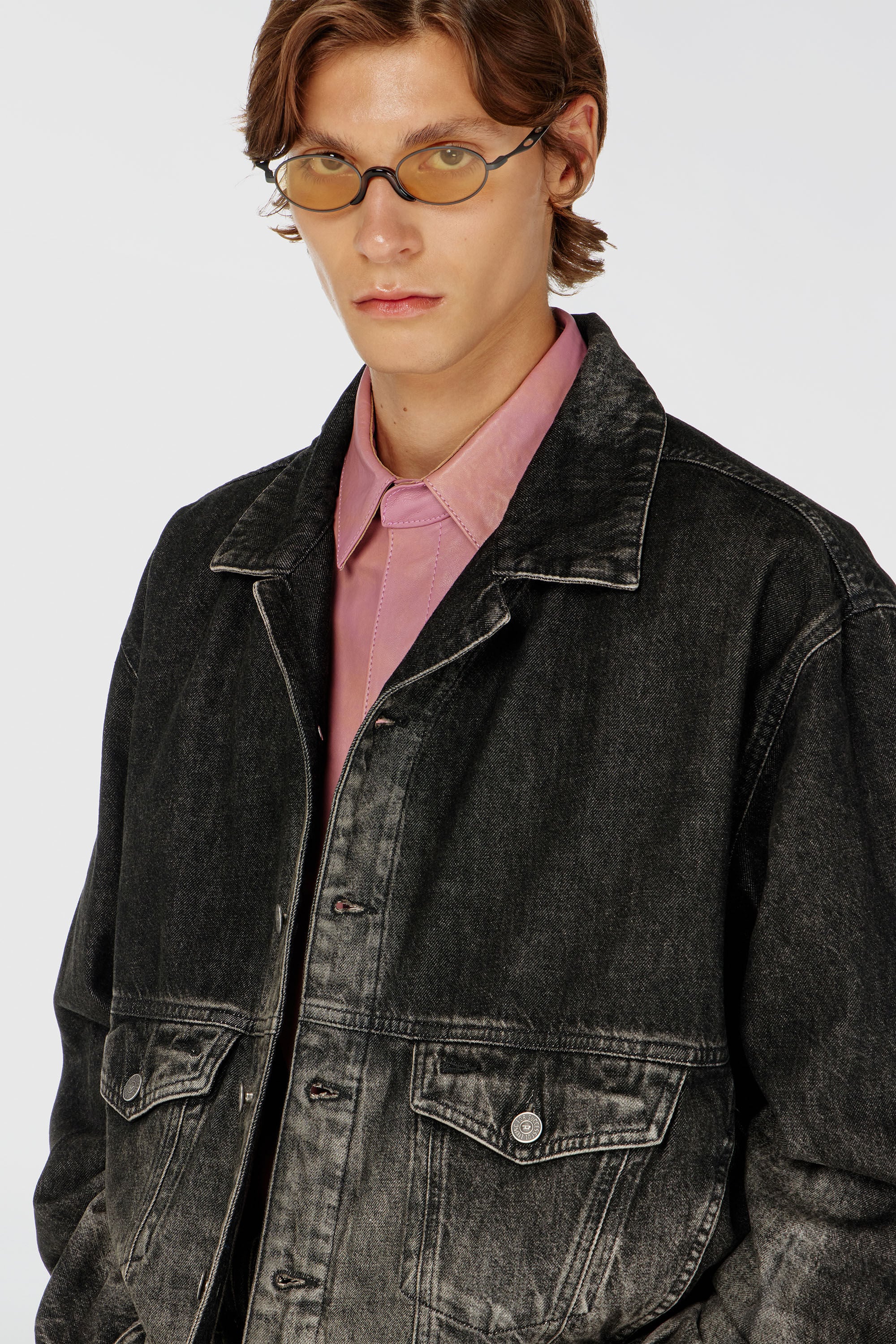 Diesel - D-MORGHI-FSJ, Veste trucker en denim effet us&eacute; Homme in Noir - 5