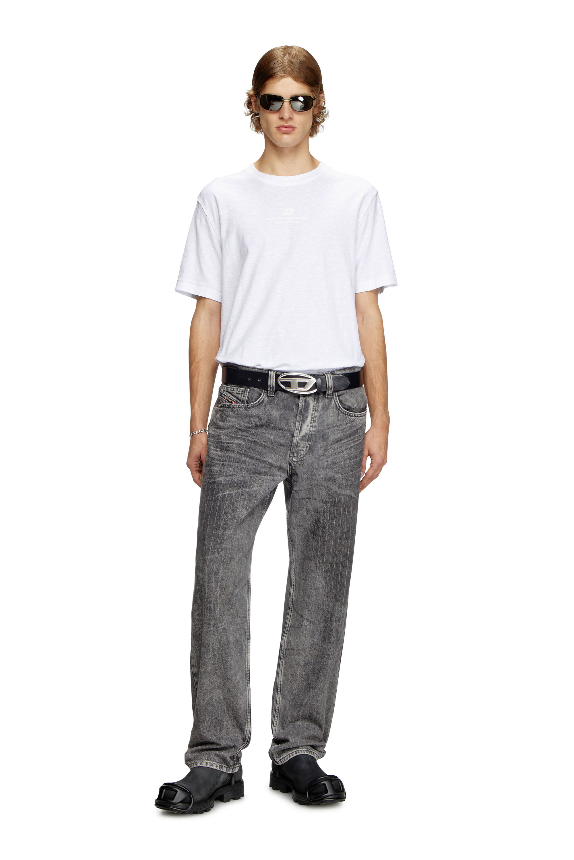 Diesel - T-ADJUST-R10, T-shirt flammé avec logo imprimé ton sur ton Homme in Blanc - 1