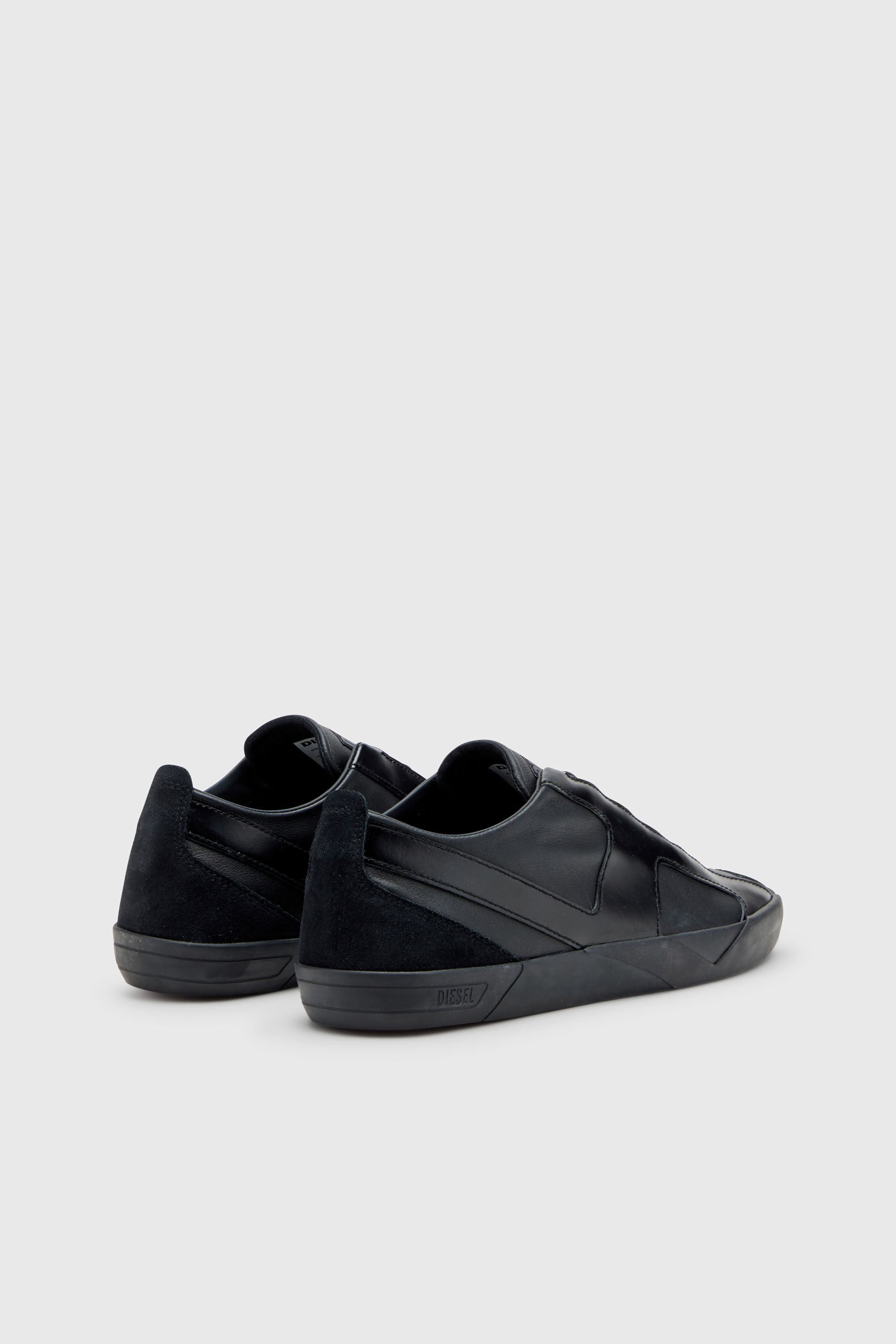 Diesel - S-SLANTE-D LOW, S-Slante-D-Baskets en daim et cuir avec logo D Homme in Noir - 3