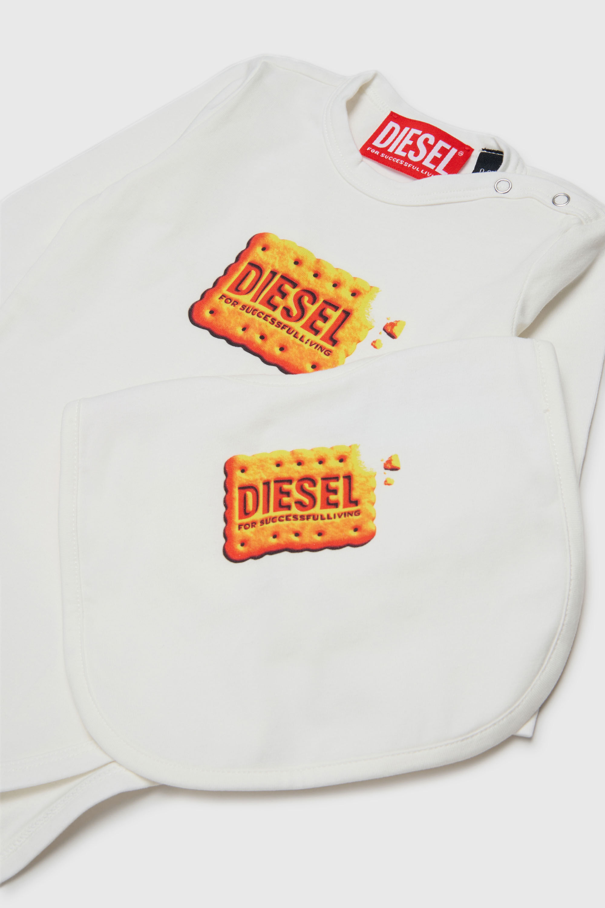 Diesel - UPPYBOX-NB, Ensemble nouveau-n&eacute; avec logo Biscotto imprim&eacute; Mixte in Blanc - 3