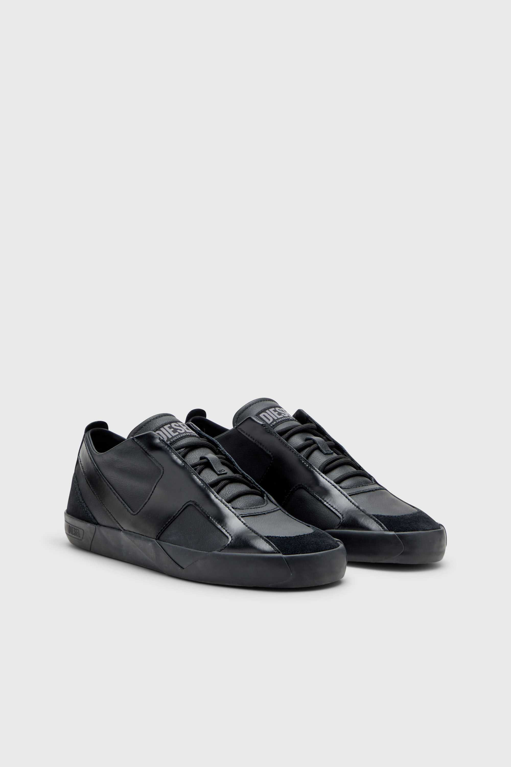 Diesel - S-SLANTE-D LOW, S-Slante-D-Baskets en daim et cuir avec logo D Homme in Noir - 2