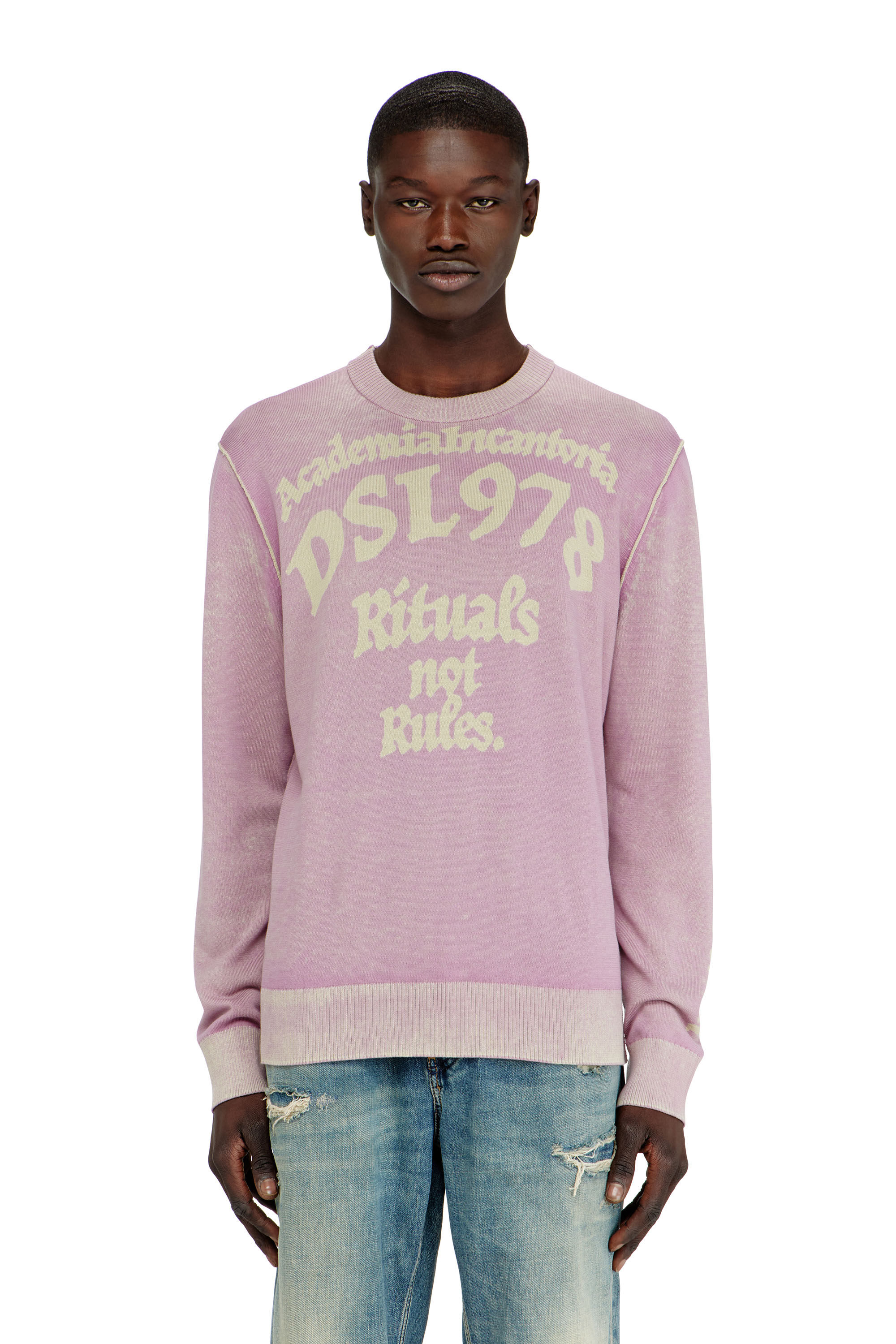 Diesel - K-LAUTI, Pull en coton trait&eacute; avec slogan Homme in Violet - 3