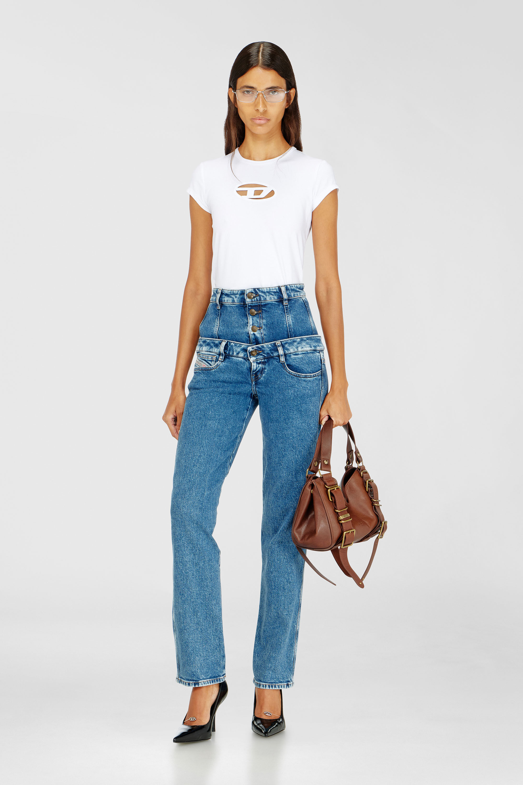 Diesel - T-ANGIE, T-shirt avec logo peek-a-boo Femme in Blanc - 1
