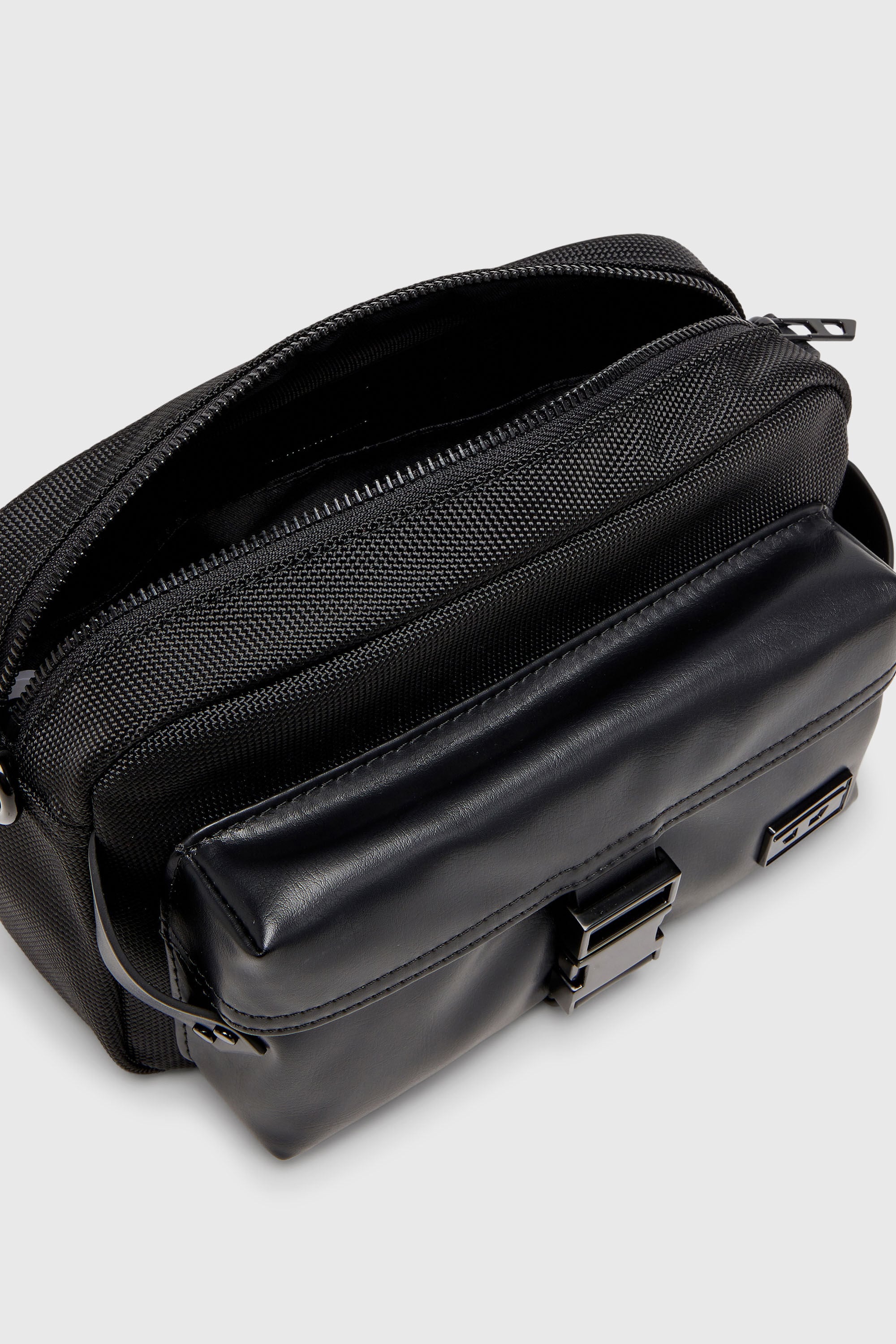 Diesel - MULTI-PKTS CAMERA BAG X, Multi-Pkts - Sac bandouli&egrave;re en nylon avec poche &agrave; rabat Mixte in Noir - 3