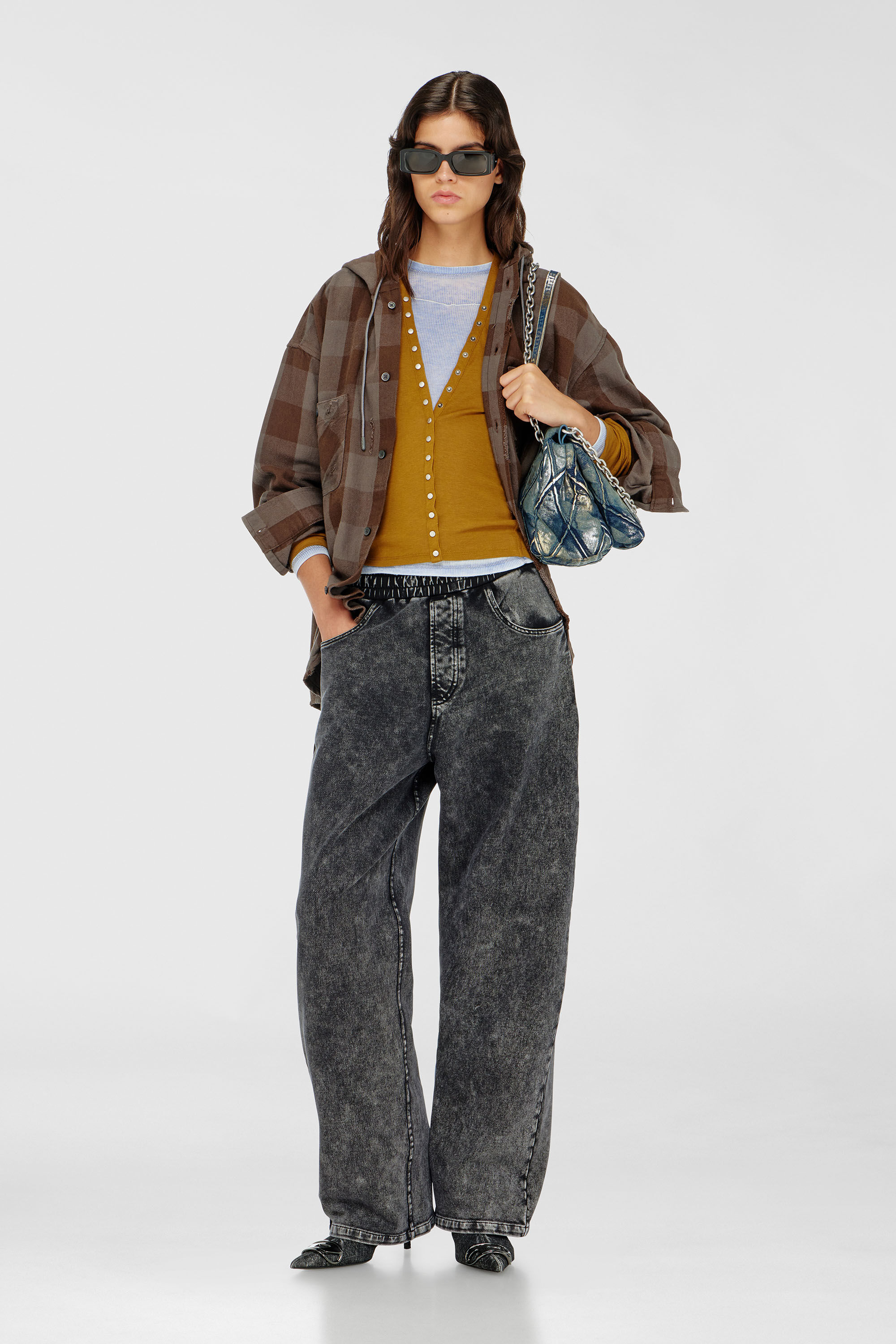 Diesel - P-STUKY, Pantalon de surv&ecirc;tement effet denim Femme in Gris - 1