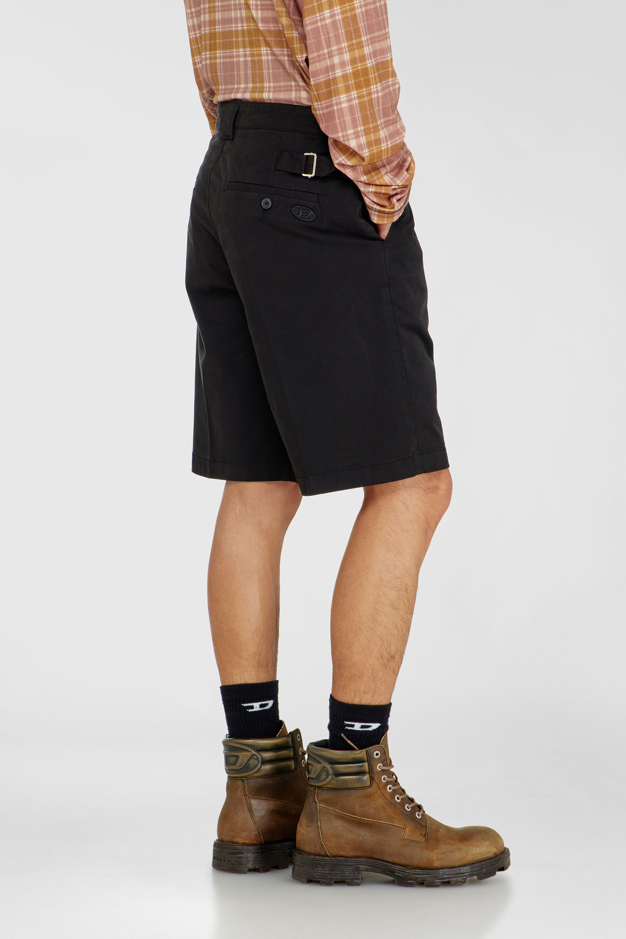 Diesel - P-LARS-SHORT-VIL-T92, Short en coton avec logo Oval D ton sur ton Homme in Noir - 4