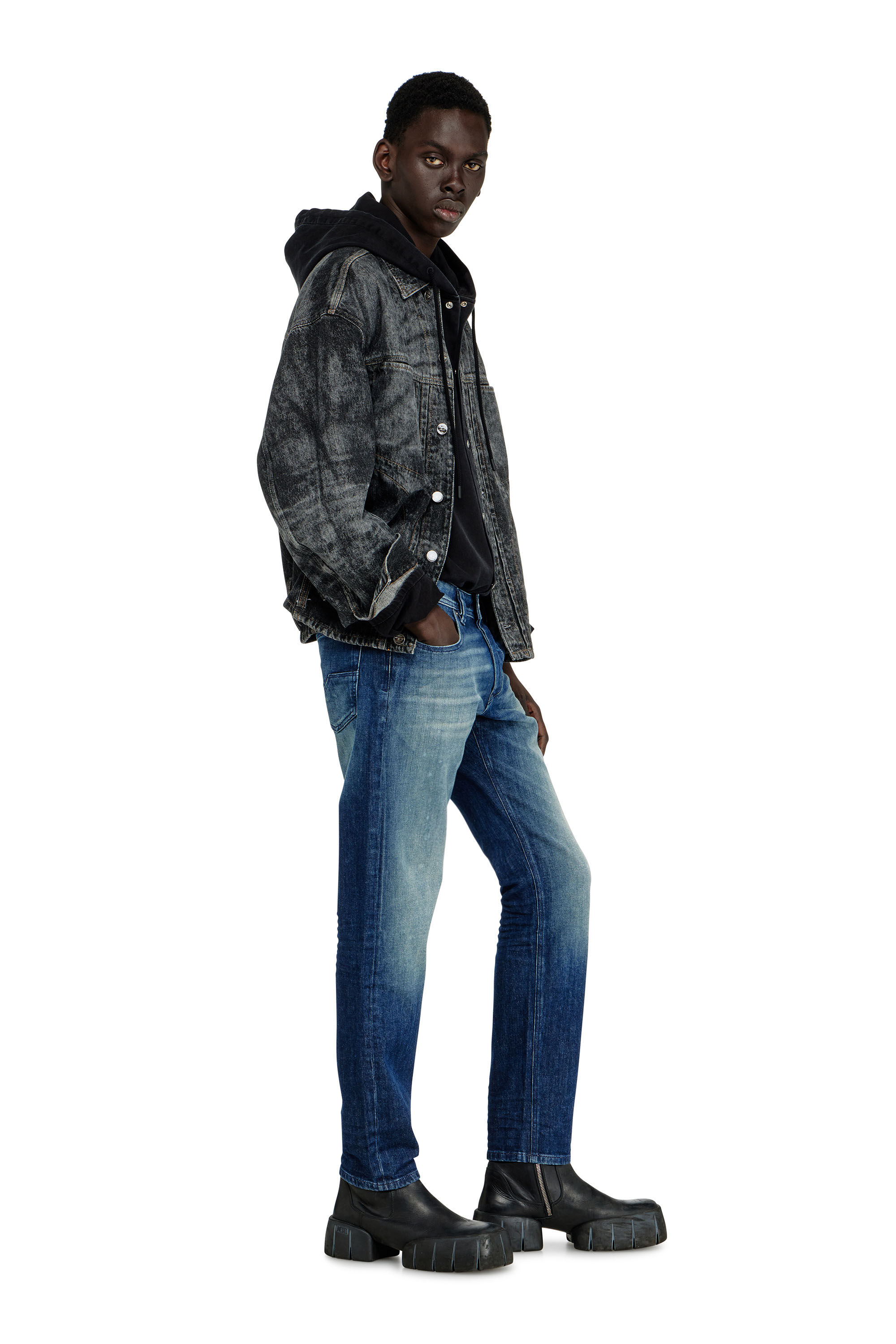 Diesel - Regular Jeans 1986 Larkee-Beex 0KBBR Homme, Bleu Fonc&eacute; - Image 2