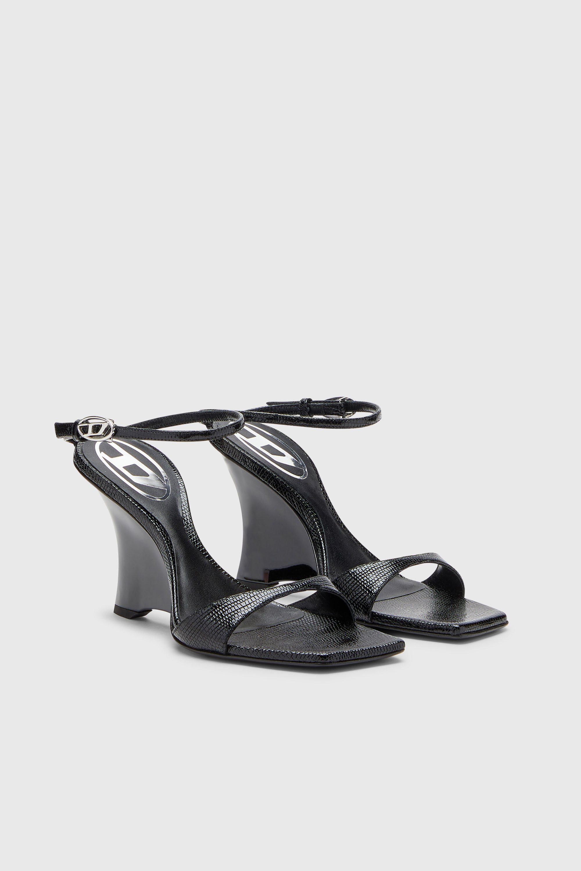 Diesel - D-AMBER SANDAL WEDGE, D-Amber-Sandales &agrave; talons compens&eacute;s en cuir effet l&eacute;zard Femme in Noir - 2