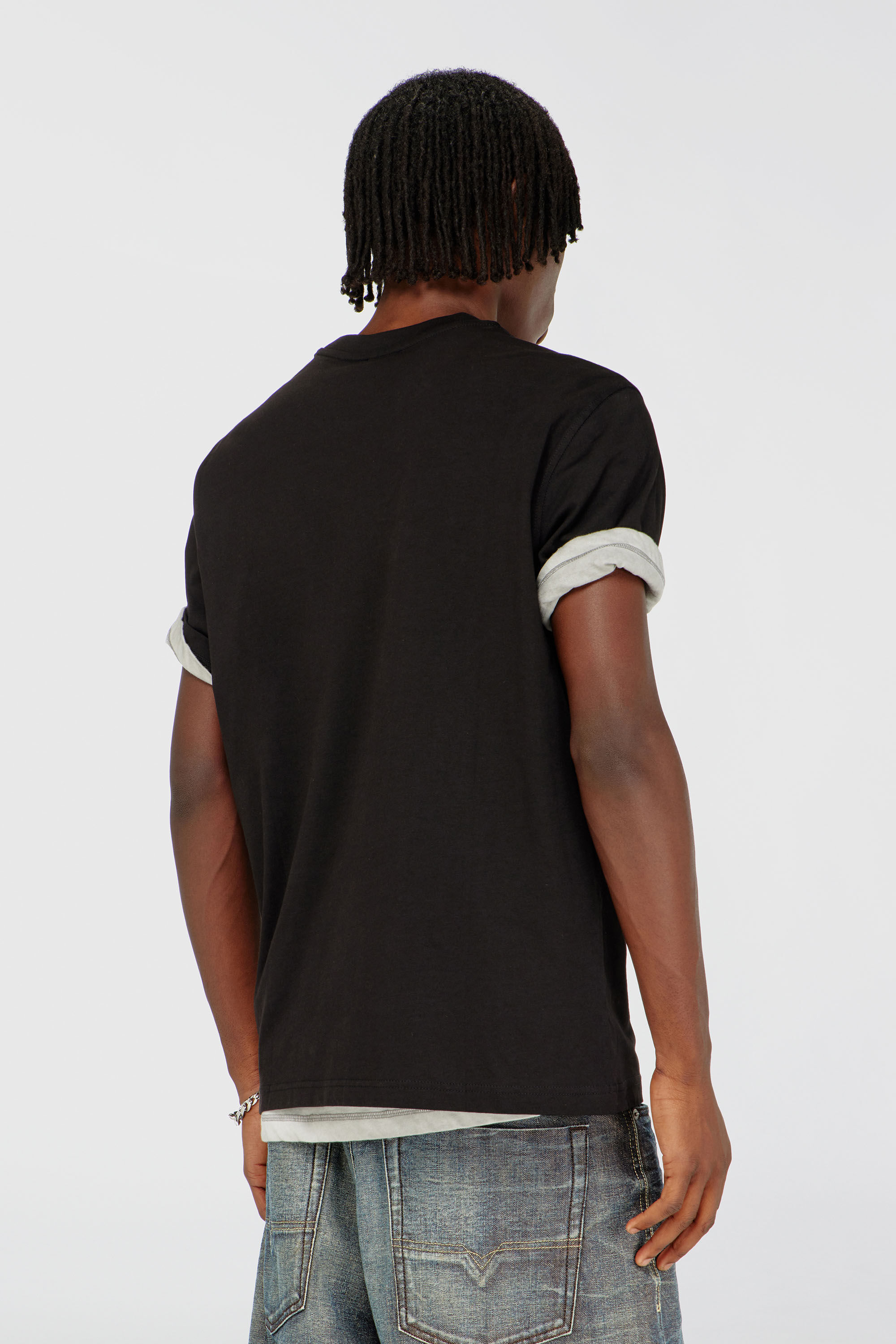 Diesel - T-ADJUST-AA12, T-shirt en coton avec patch logo Homme in Noir - 4