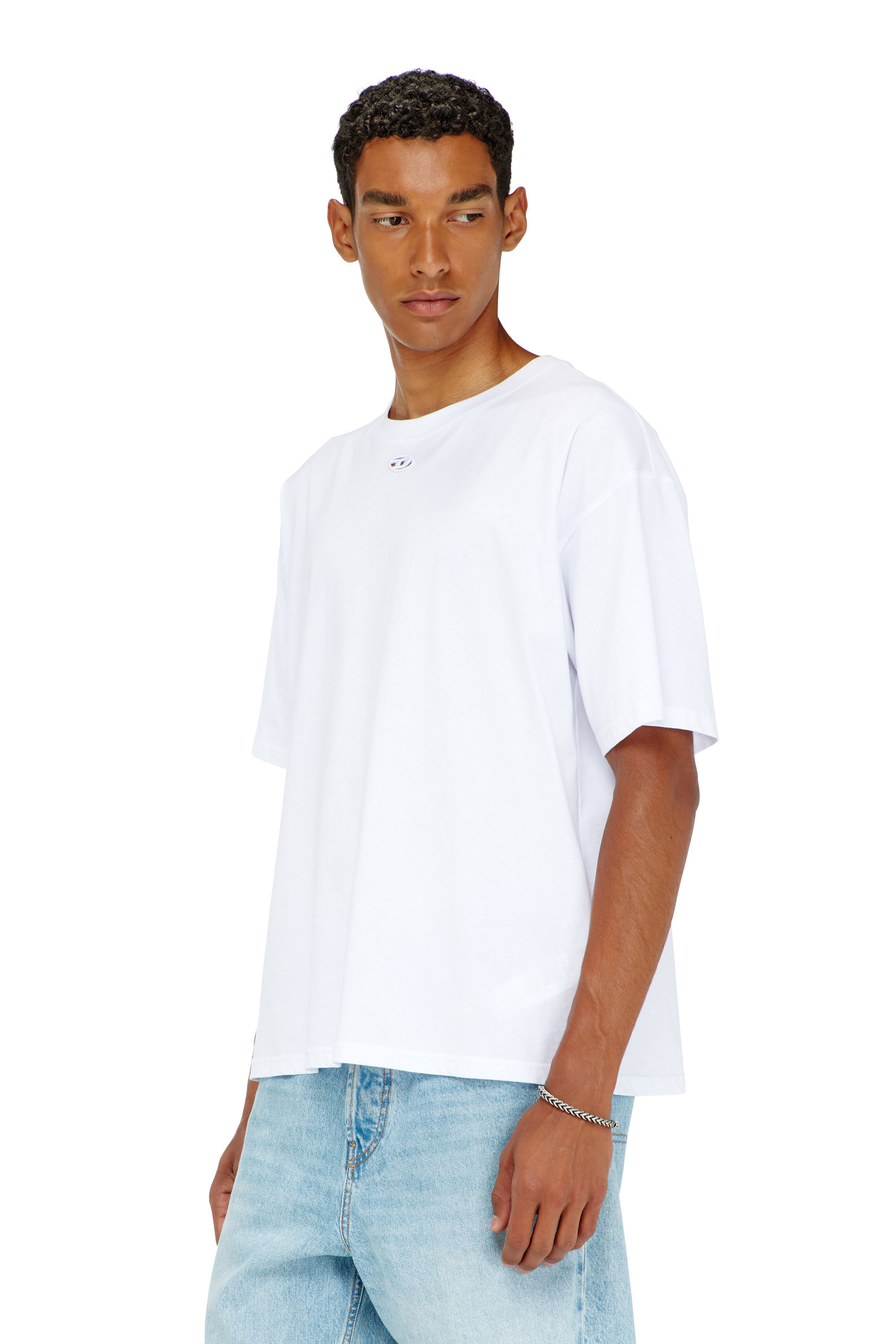 Diesel - T-BOXT-DCO, T-shirt en coton d&eacute;contract&eacute;e avec broderie Oval D Homme in Blanc - 3