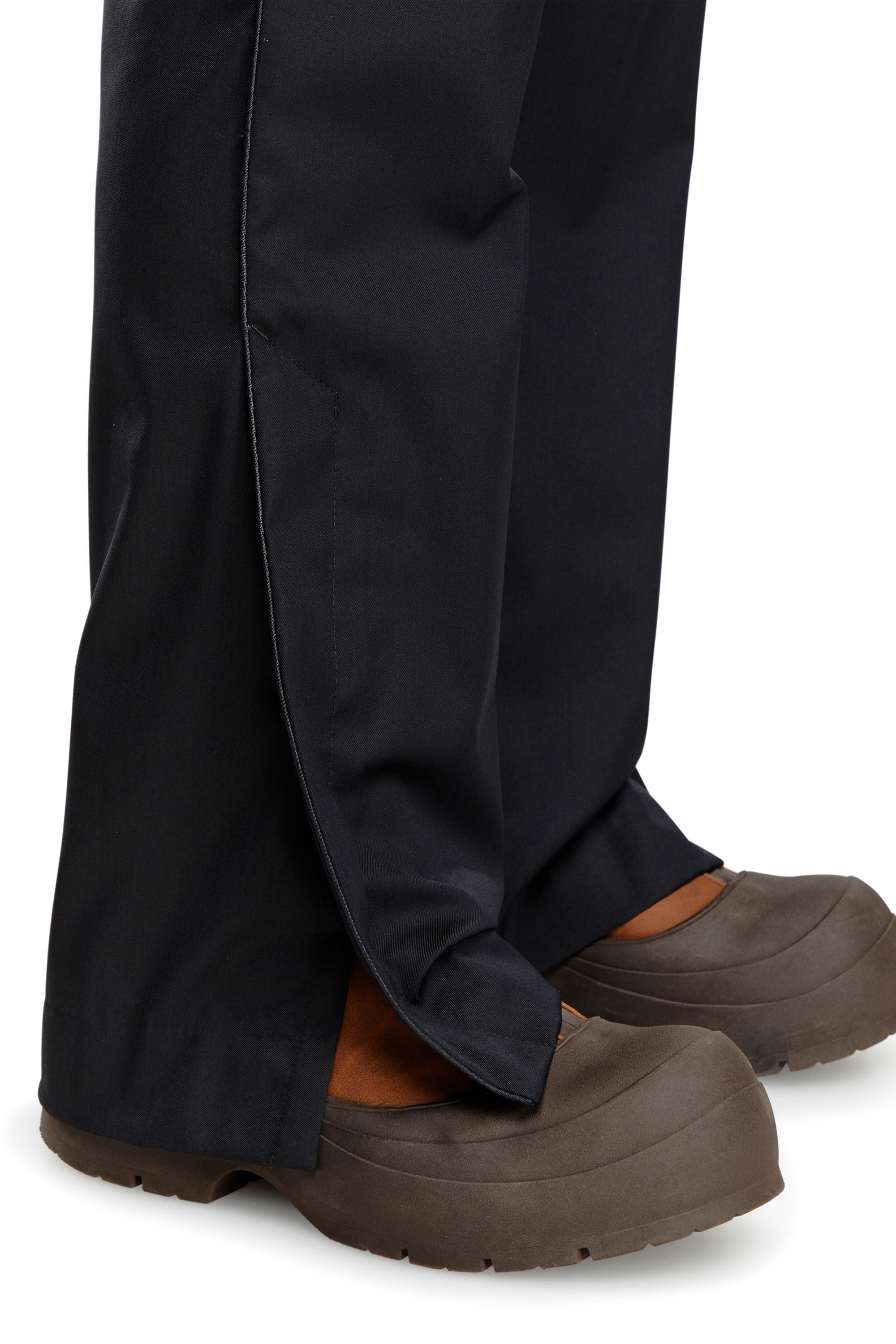 Diesel - P-AMMIR, Homme Pantalon en laine et nylon avec fentes latérales in Noir - Image 5