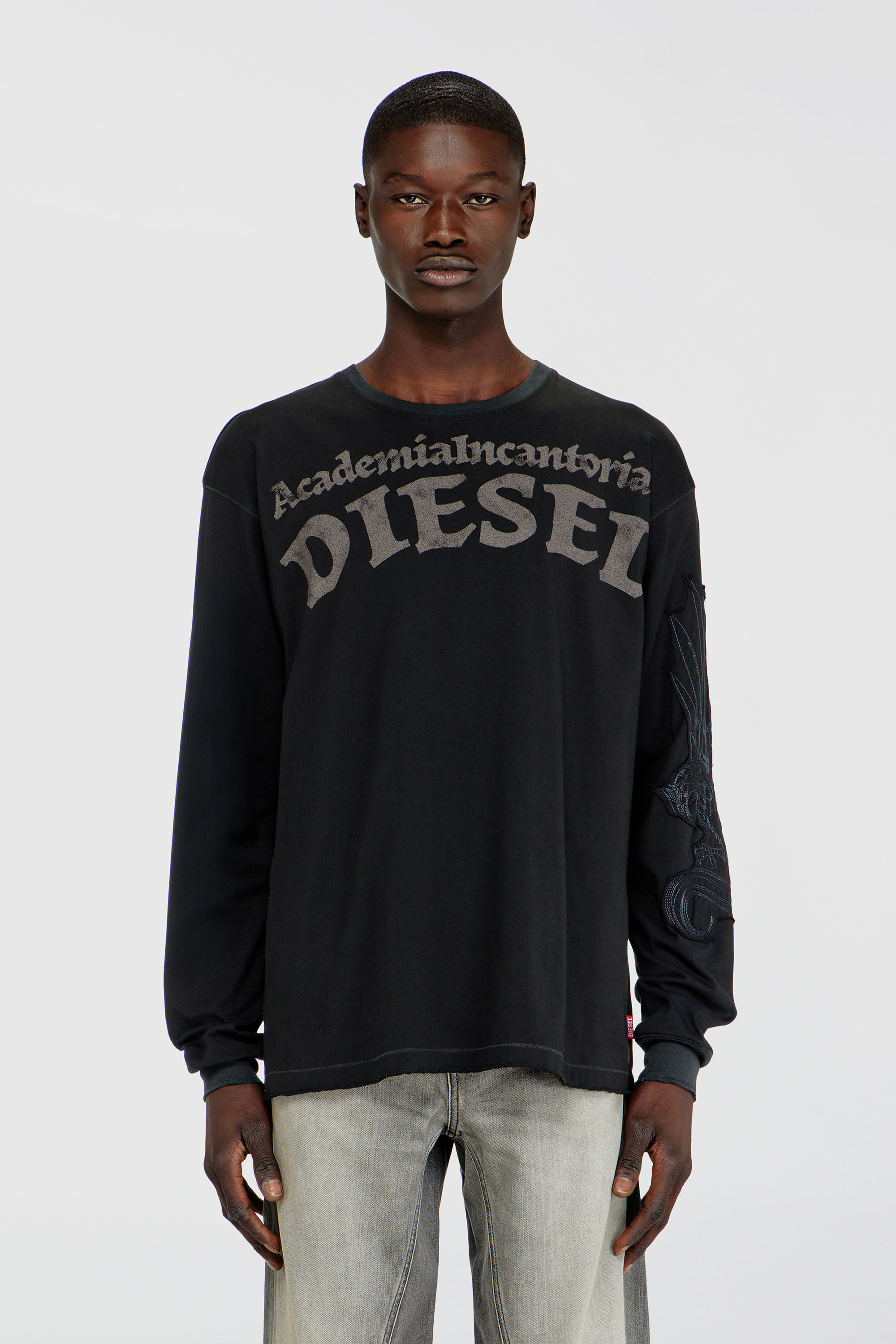 Diesel - T-NORM-LS-AA3, T-shirt manches longues avec imprim&eacute;s et patchs Homme in Noir - 3