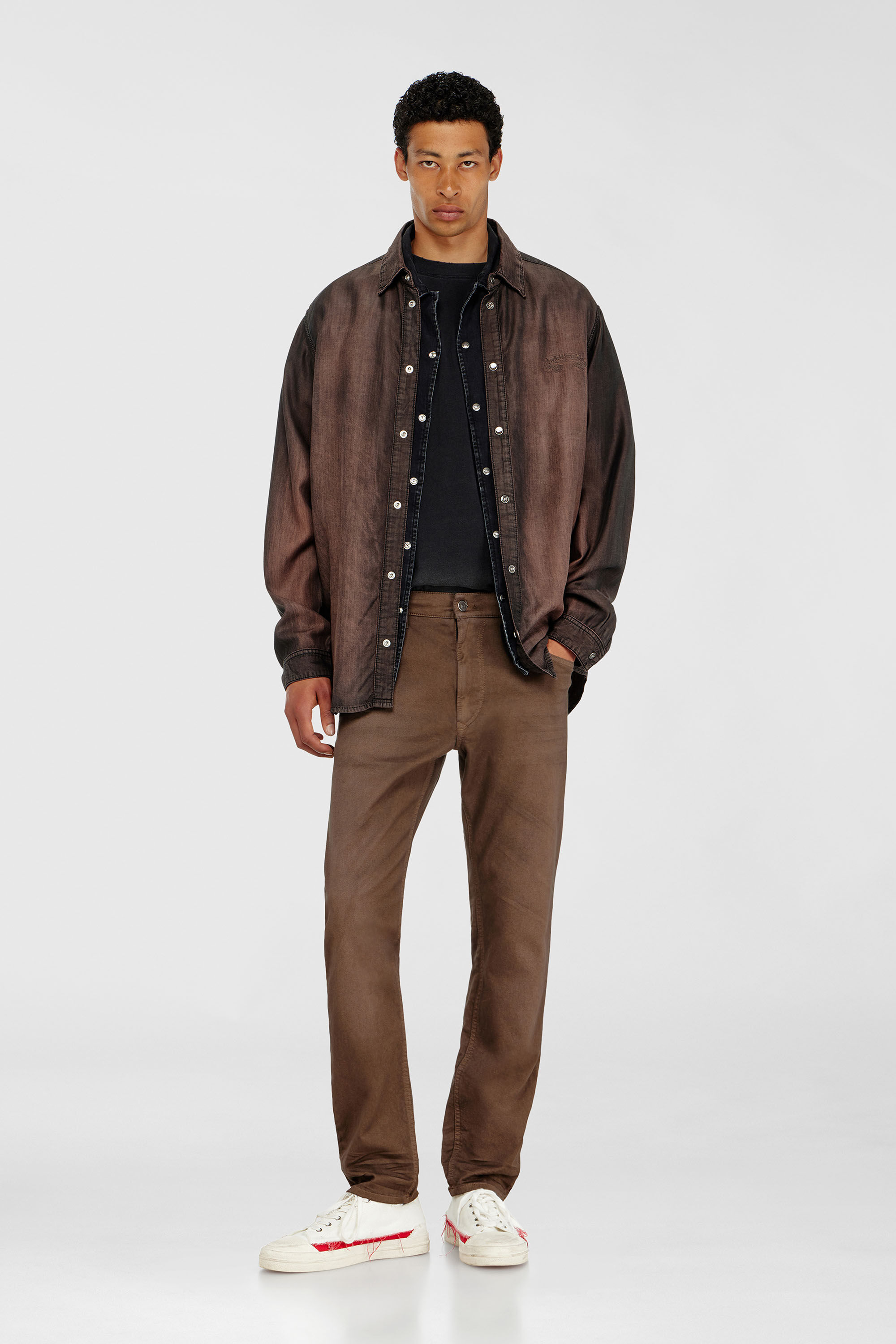 Diesel - Regular 2032 D-Krooley-BW Joggjeans&reg; 0670M Homme, Marron - Image 1