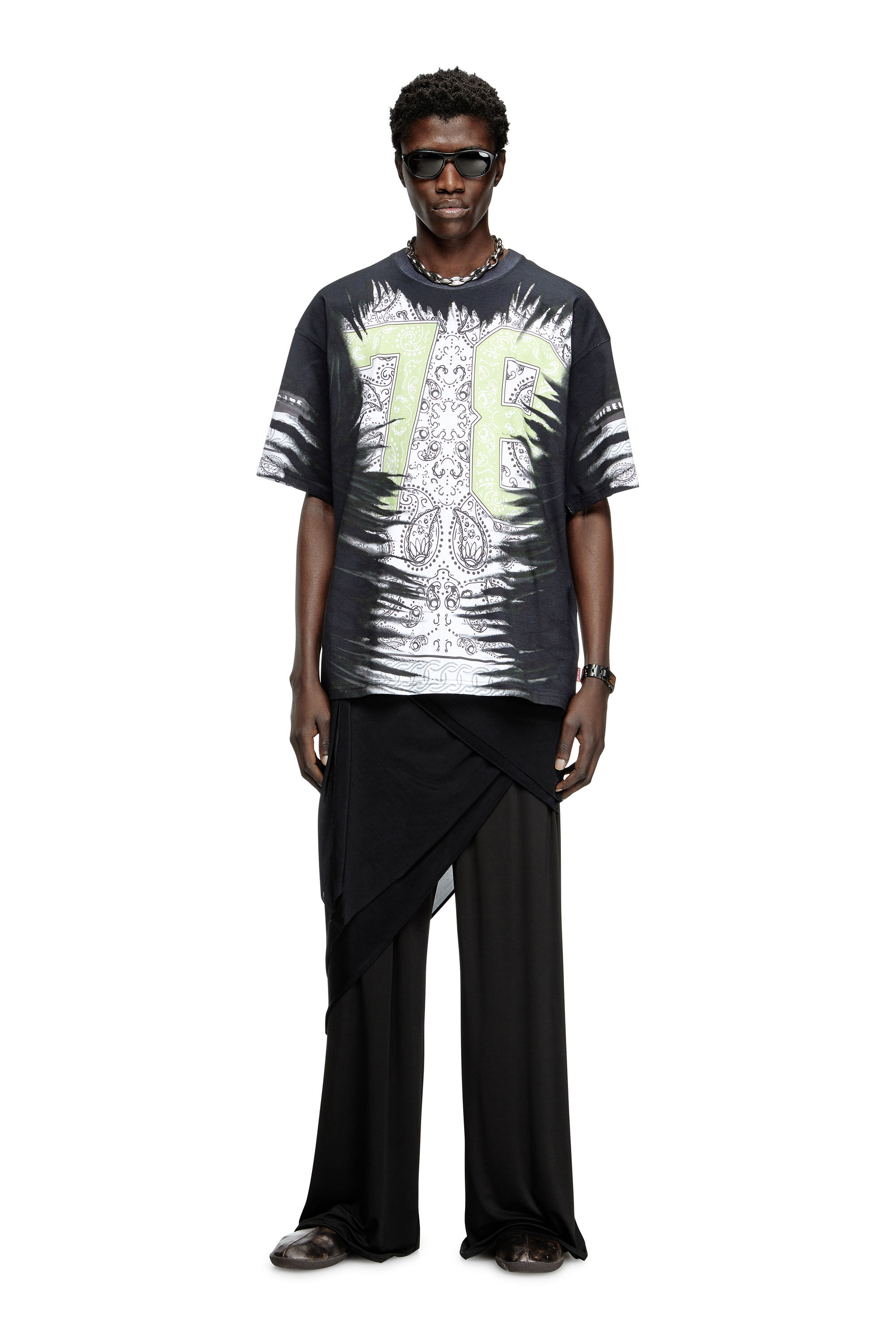 Diesel - T-BOXT-78-R1, T-shirt avec imprimé bandana 78 Homme in Noir - 1