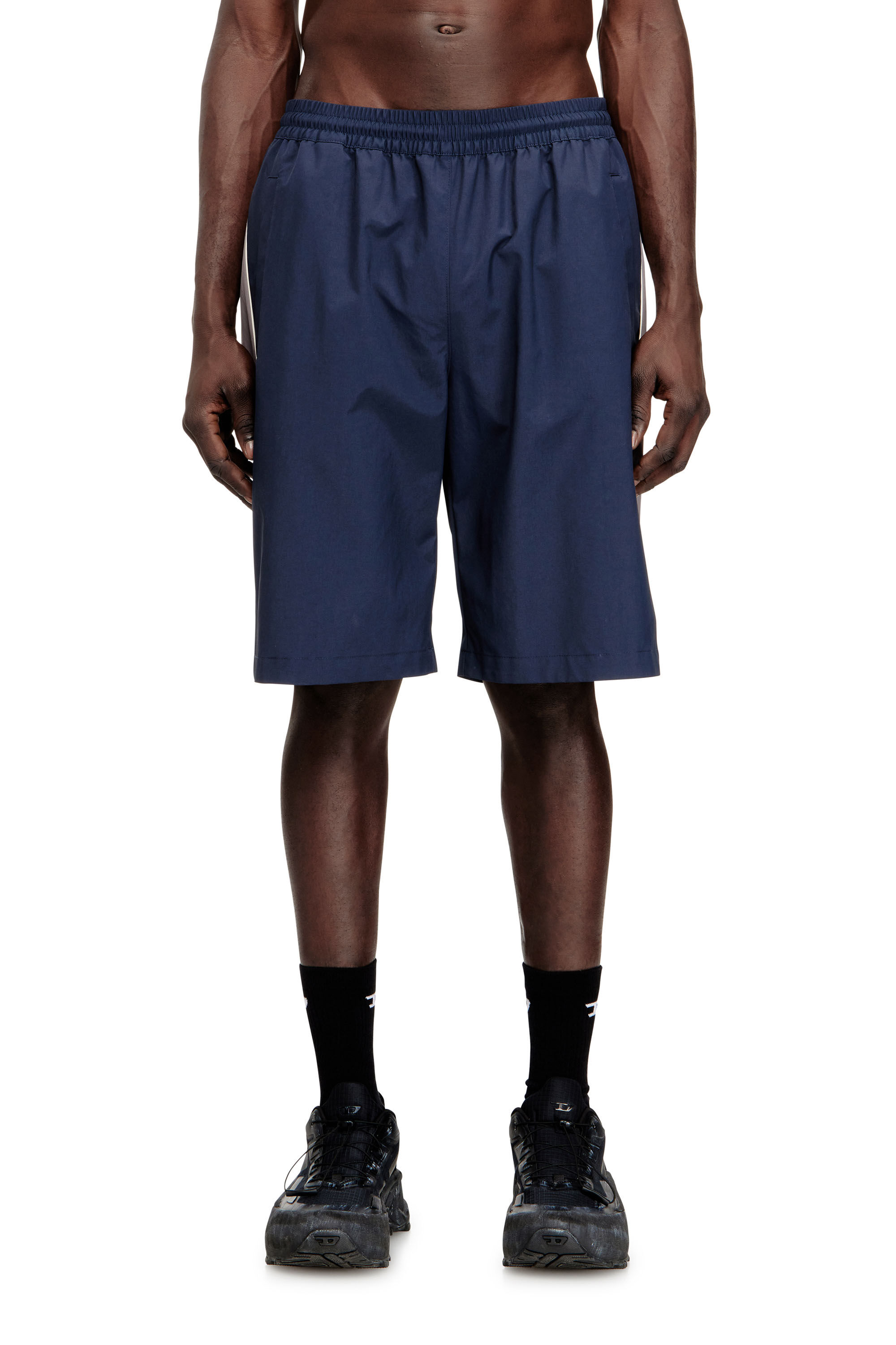 Diesel - P-HIVES-SHORT-DGAM, Short en nylon avec passepoil contrastant Homme in Bleu - 3