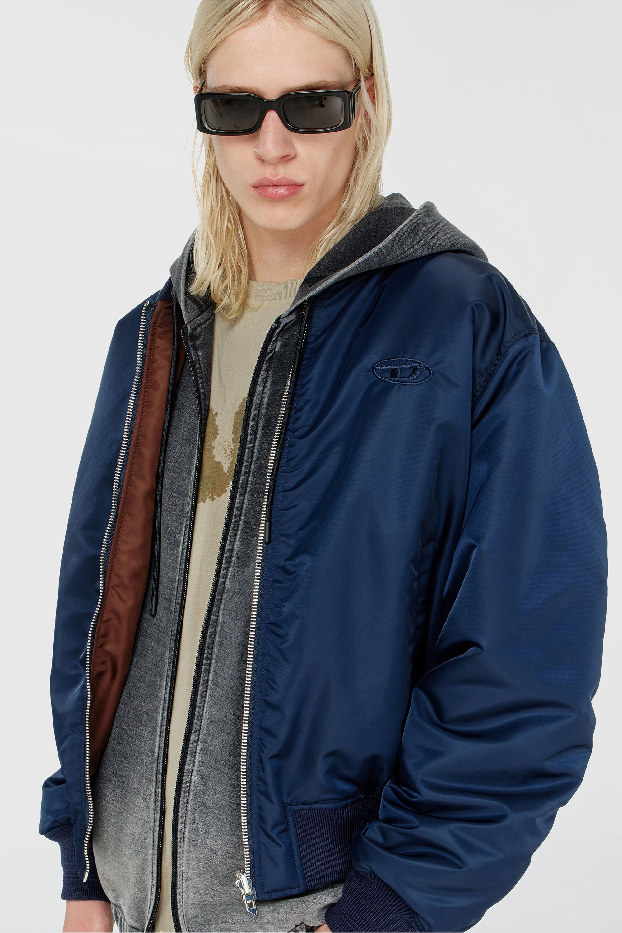 Diesel - W-TYPE-D1, Blouson aviateur rembourr&eacute; avec broderie Oval D Homme in Bleu - 6