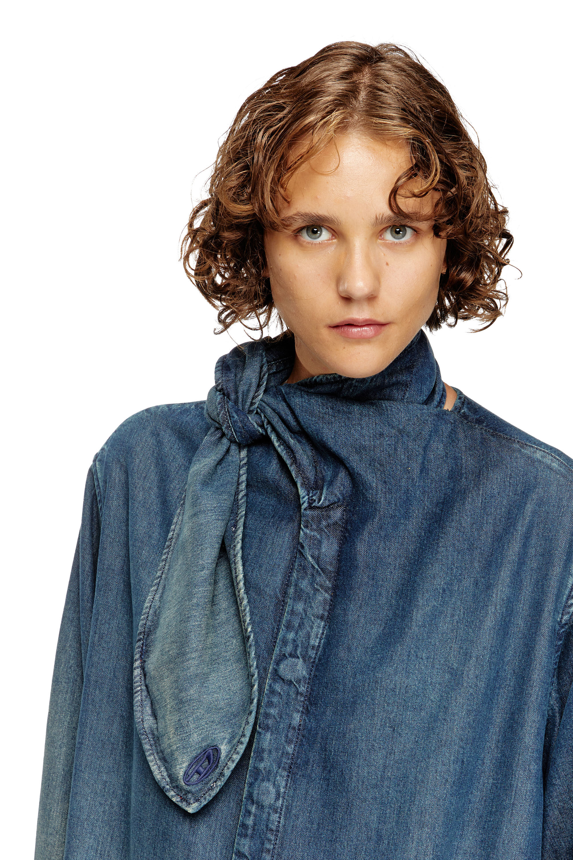 Diesel - DE-BARBARA-S, Robe chemise longue en denim fluide Femme in Bleu - 4