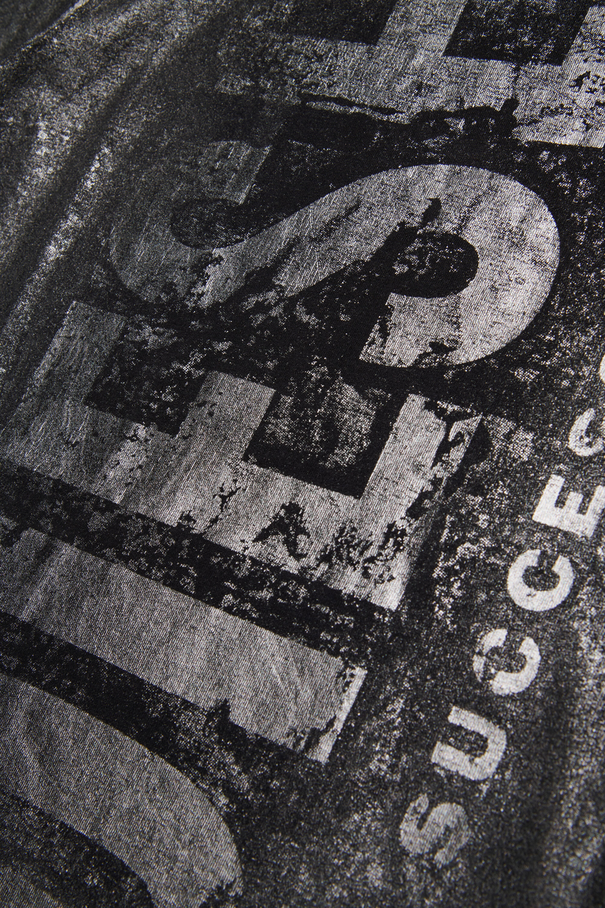 TBOXTQ23 OVER, Noir