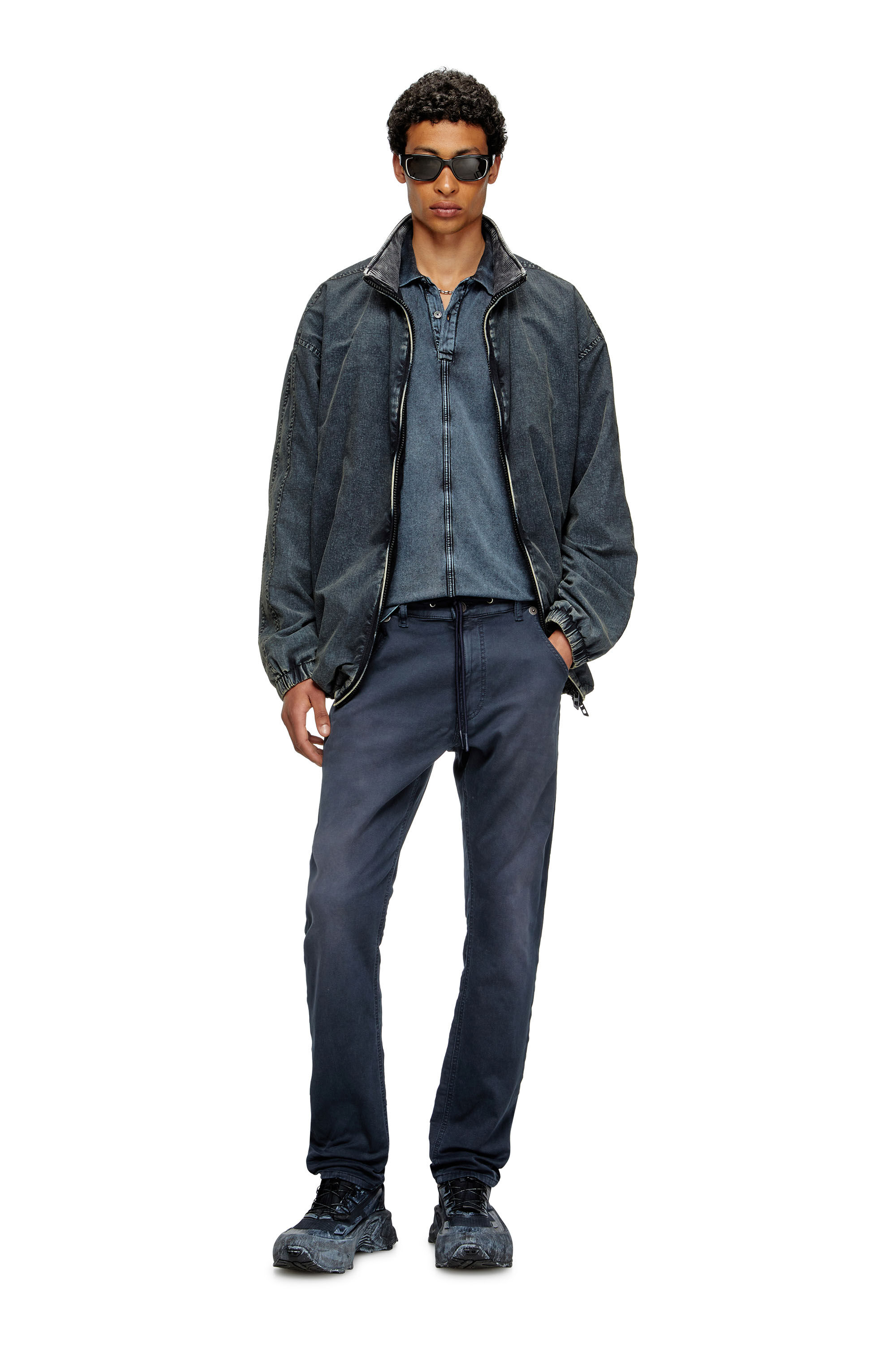 Diesel - Regular 2030 D-Krooley Joggjeans® 0670M Homme, Bleu Foncé - Image 1