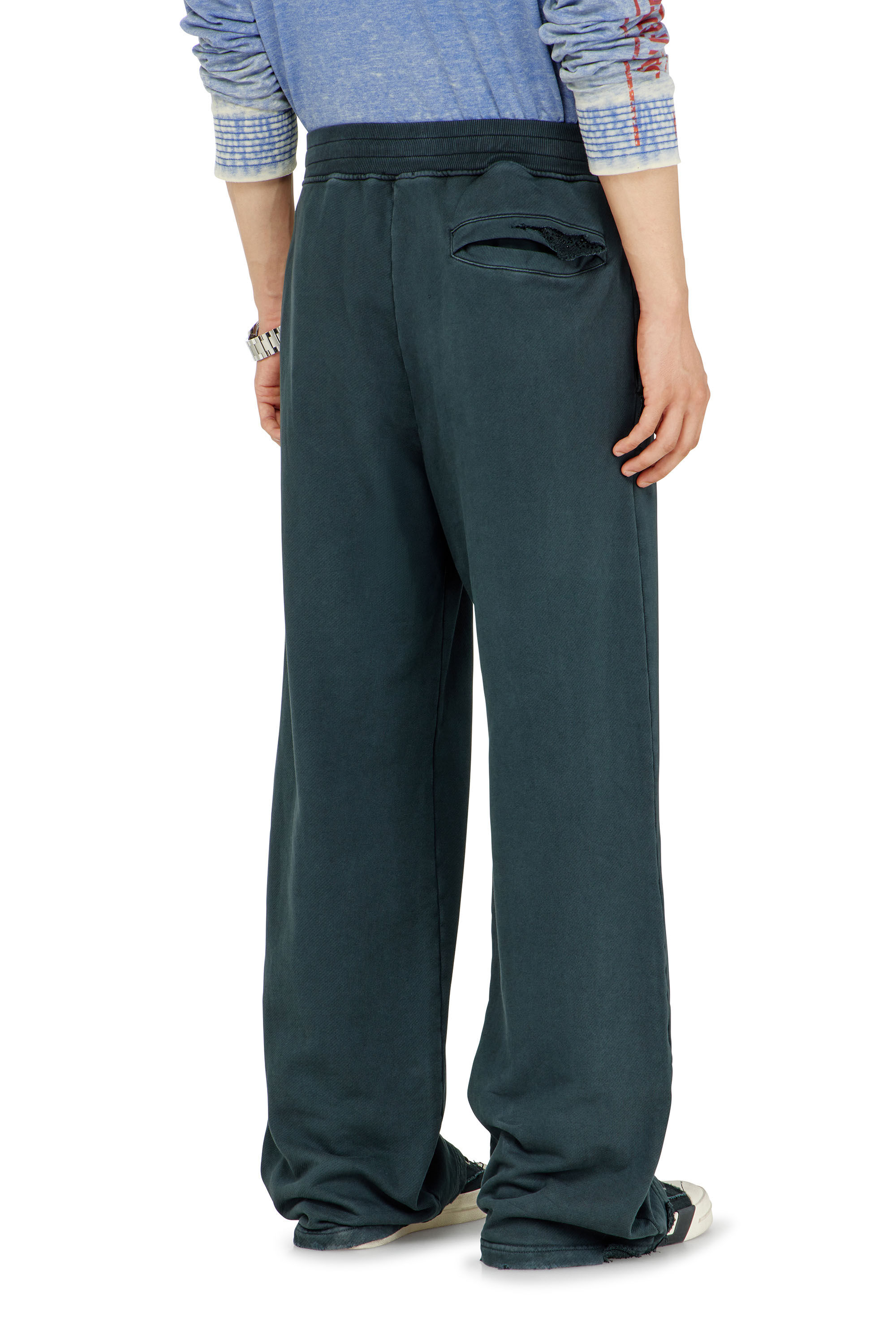 Diesel - P-MARTAINS-CRYSTALS, Pantalon de surv&ecirc;tement effet us&eacute; avec d&eacute;tails en cristal Homme in ToBeDefined - 4