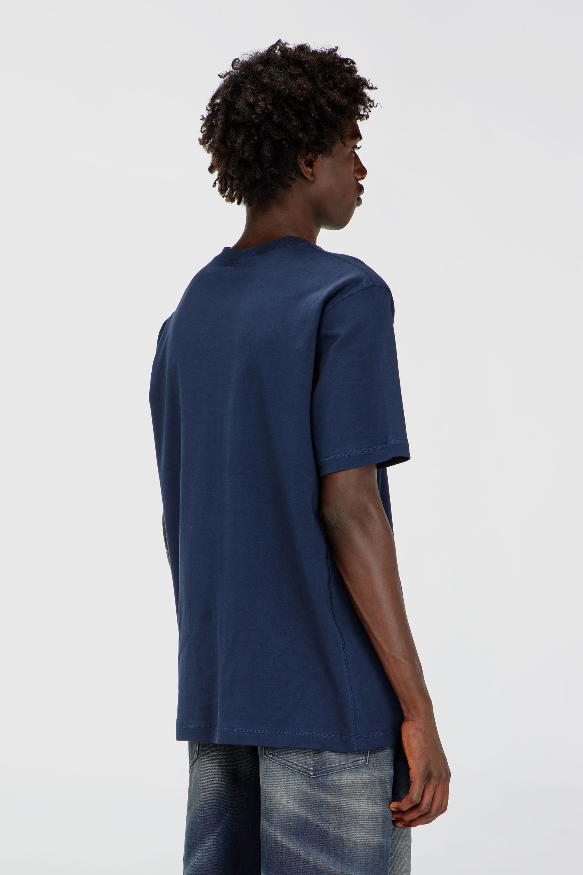 Diesel - T-MADJUST-TR, T-shirt r&eacute;guli&egrave;re avec col rond et Oval D Homme in Bleu - 4