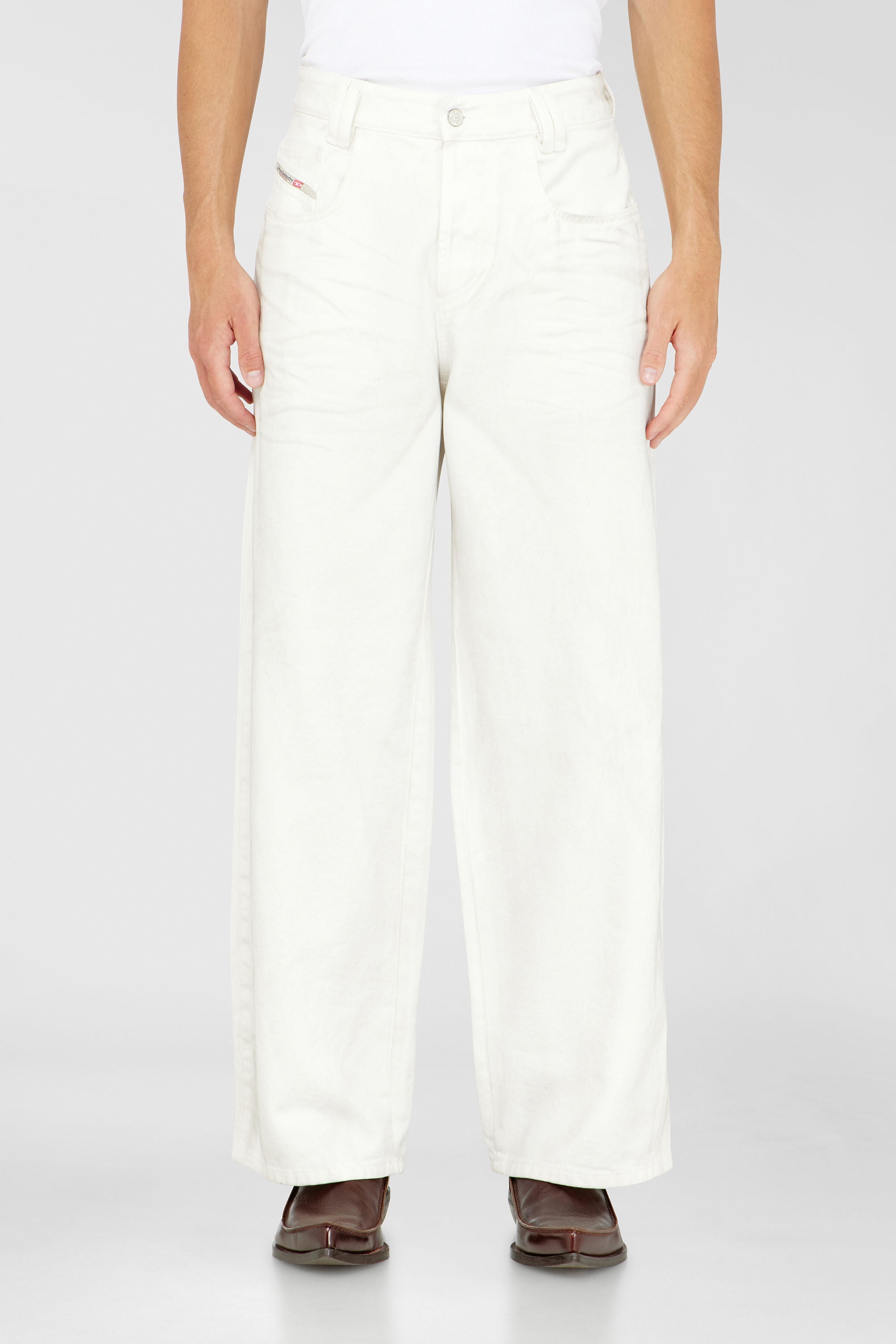 Diesel - Relaxed Jeans 1982 D-Hakou 007GG Mixte, Blanc - Image 4