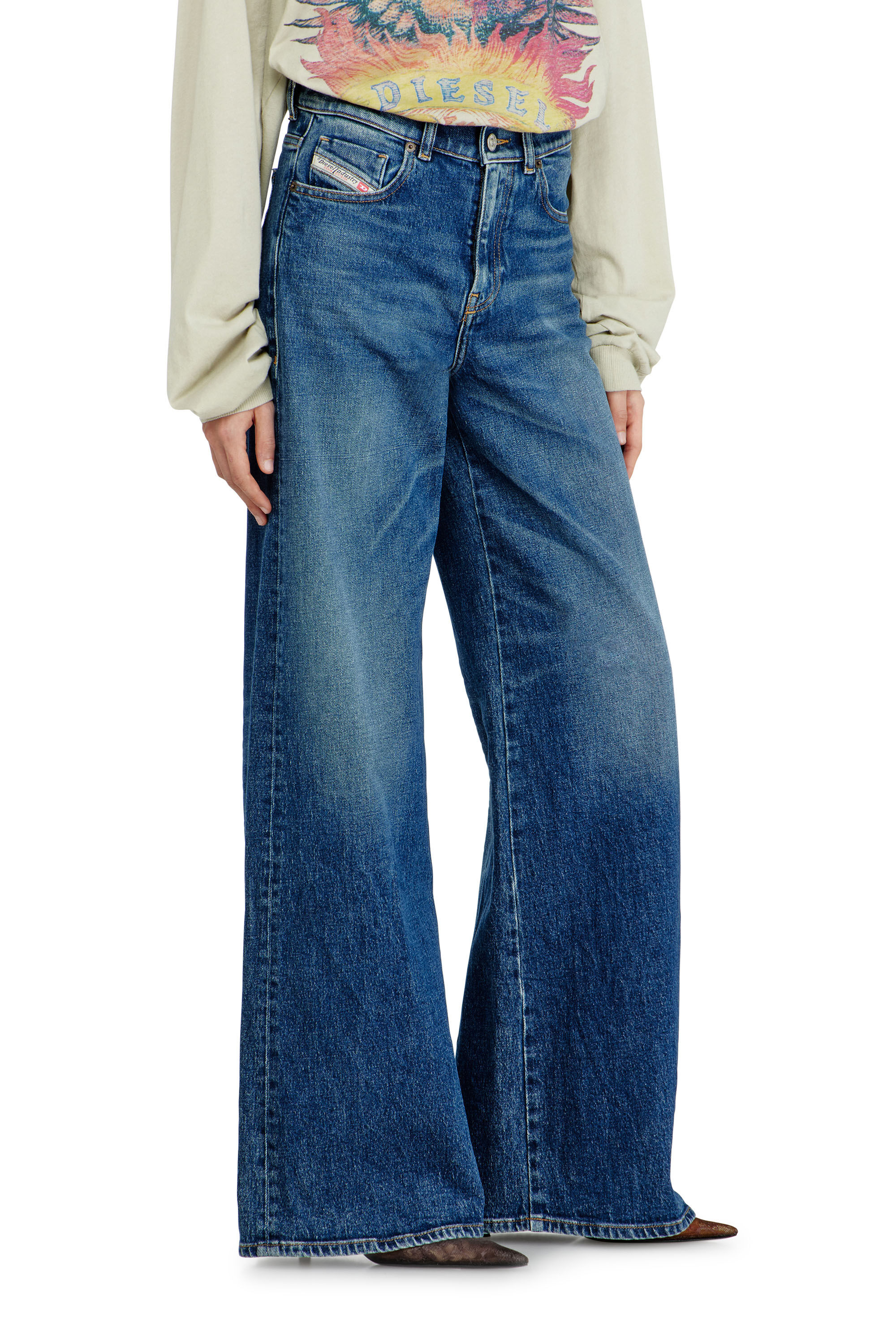 Diesel - Flare Jeans 1978 D-Akemi 09L21 Femme, Bleu moyen - Image 7