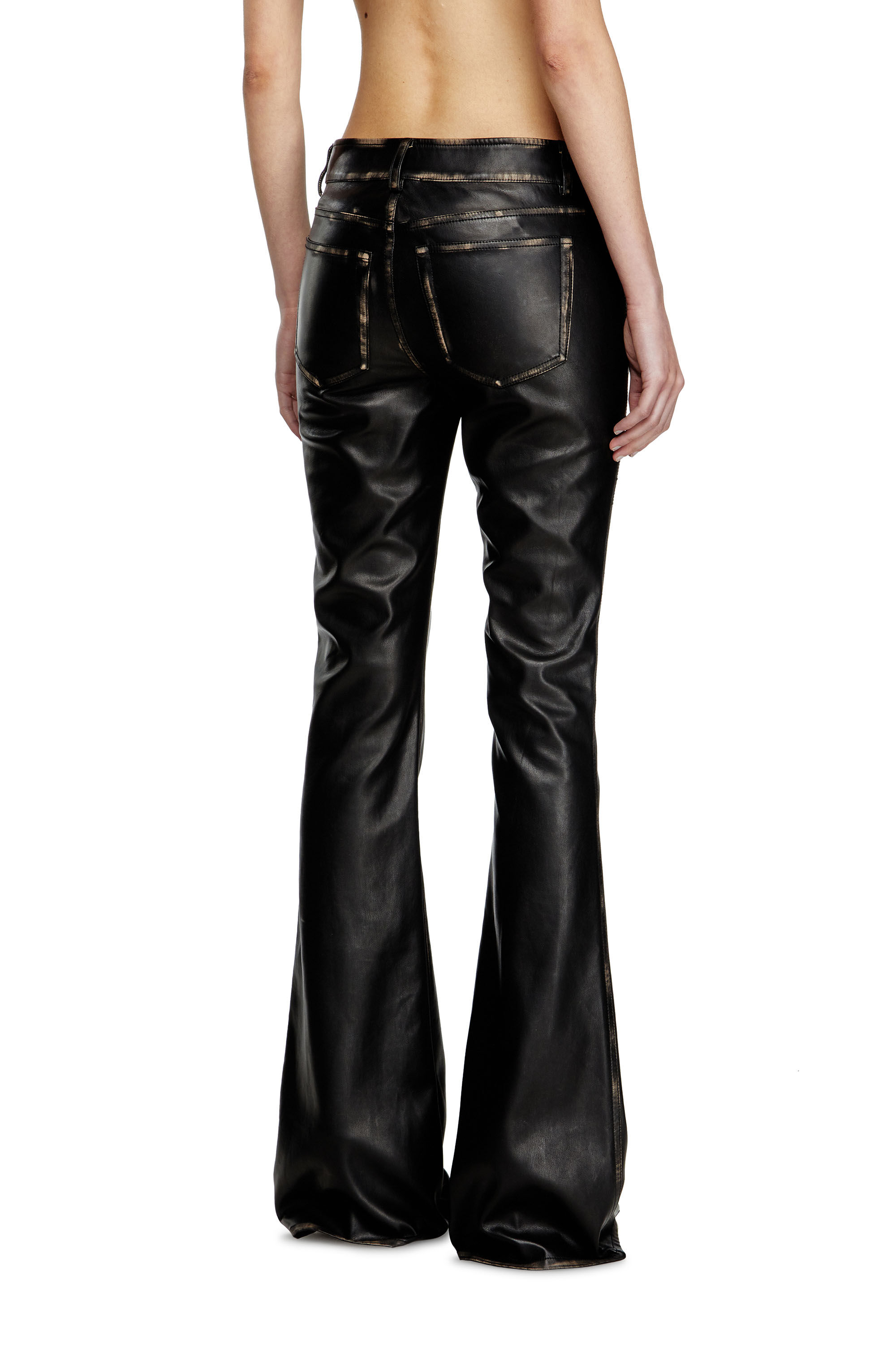 Diesel - P-STELLAR-Q1, Pantalon à cinq poches en simili cuir Femme in Noir - 4