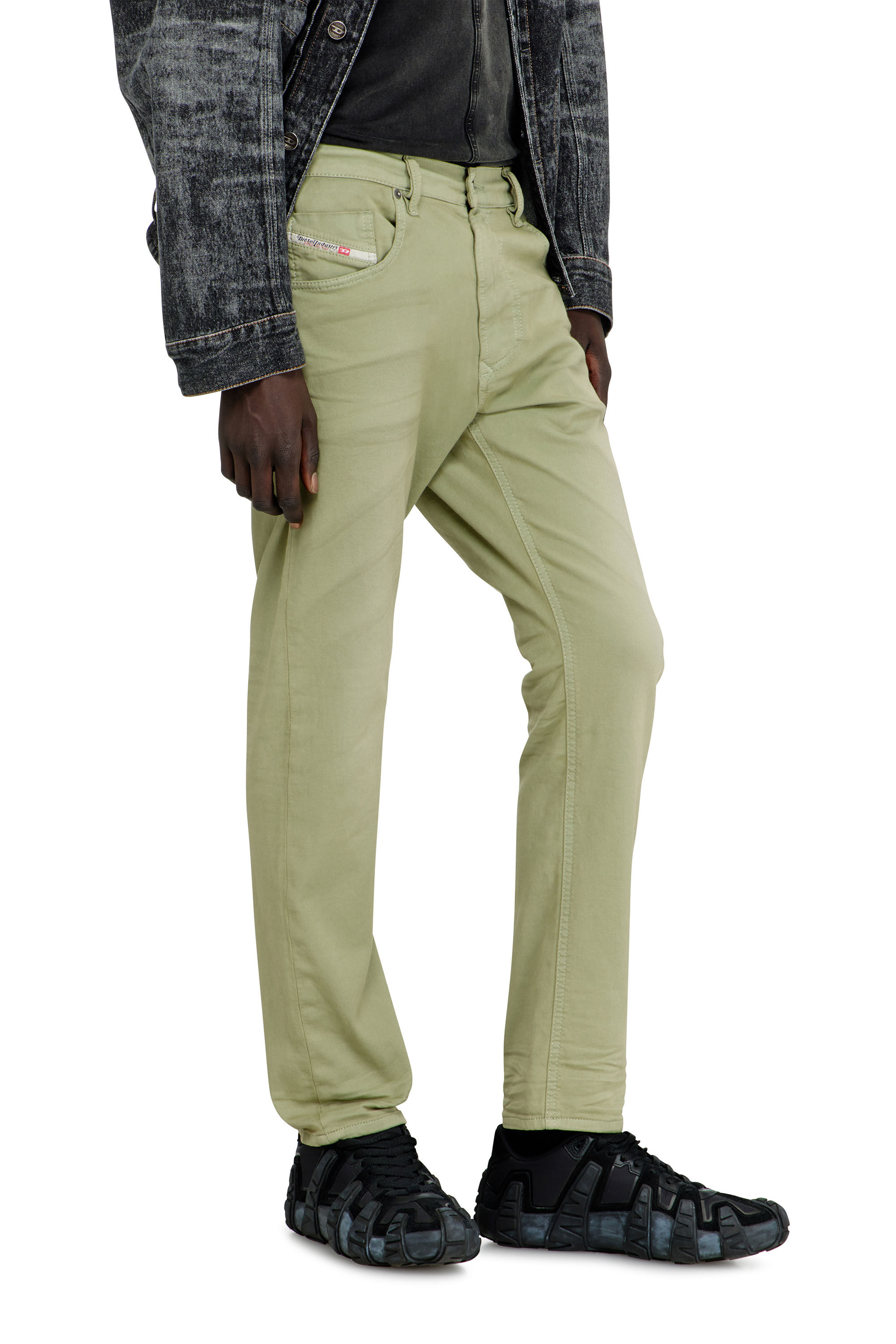 Diesel - Regular 2032 D-Krooley-BW Joggjeans&reg; 0670M Homme, Beige - Image 5