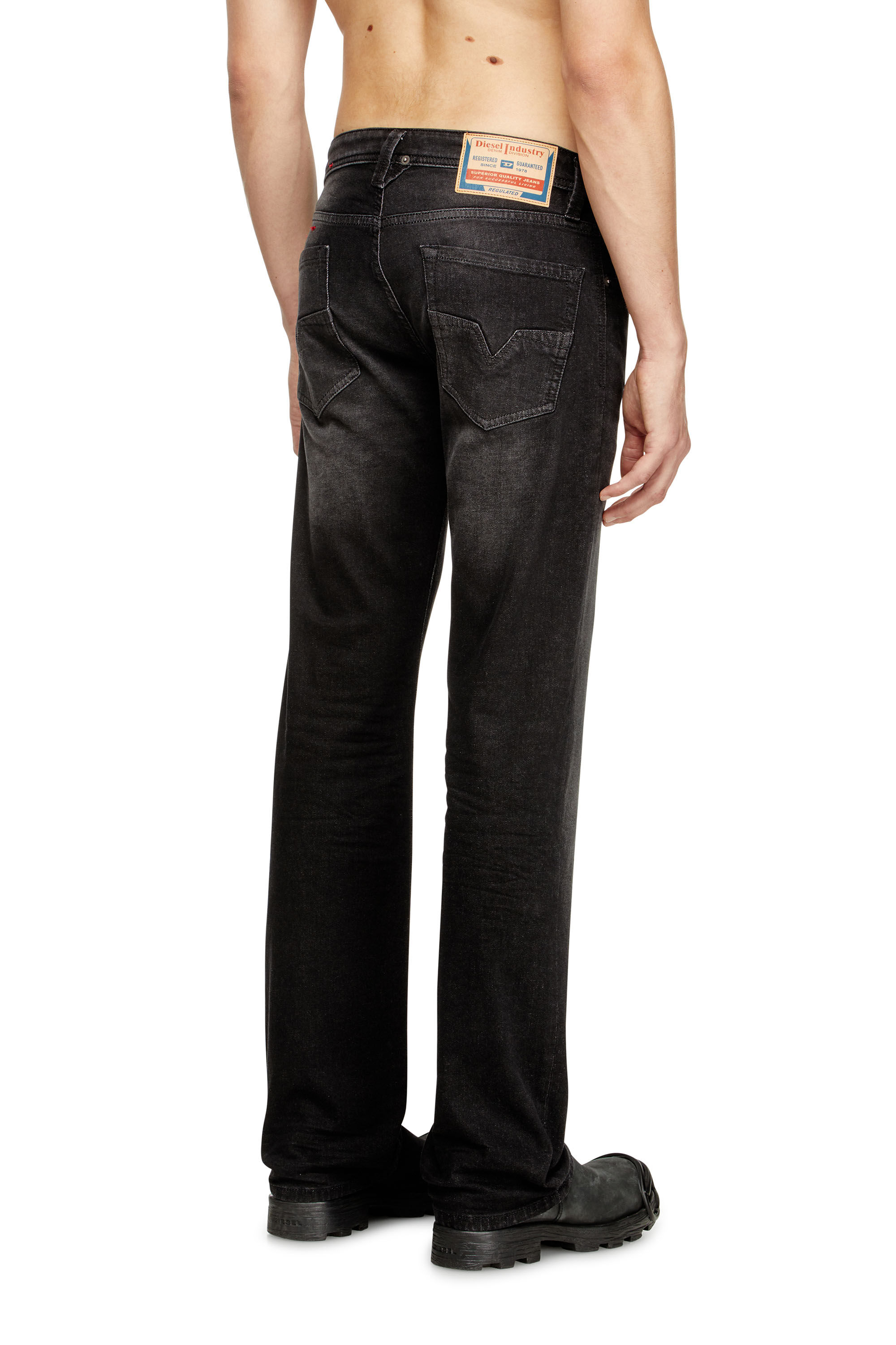 Diesel - Regular Jeans 1985 Larkee 0DBDT Homme, Noir/Gris foncé - Image 4