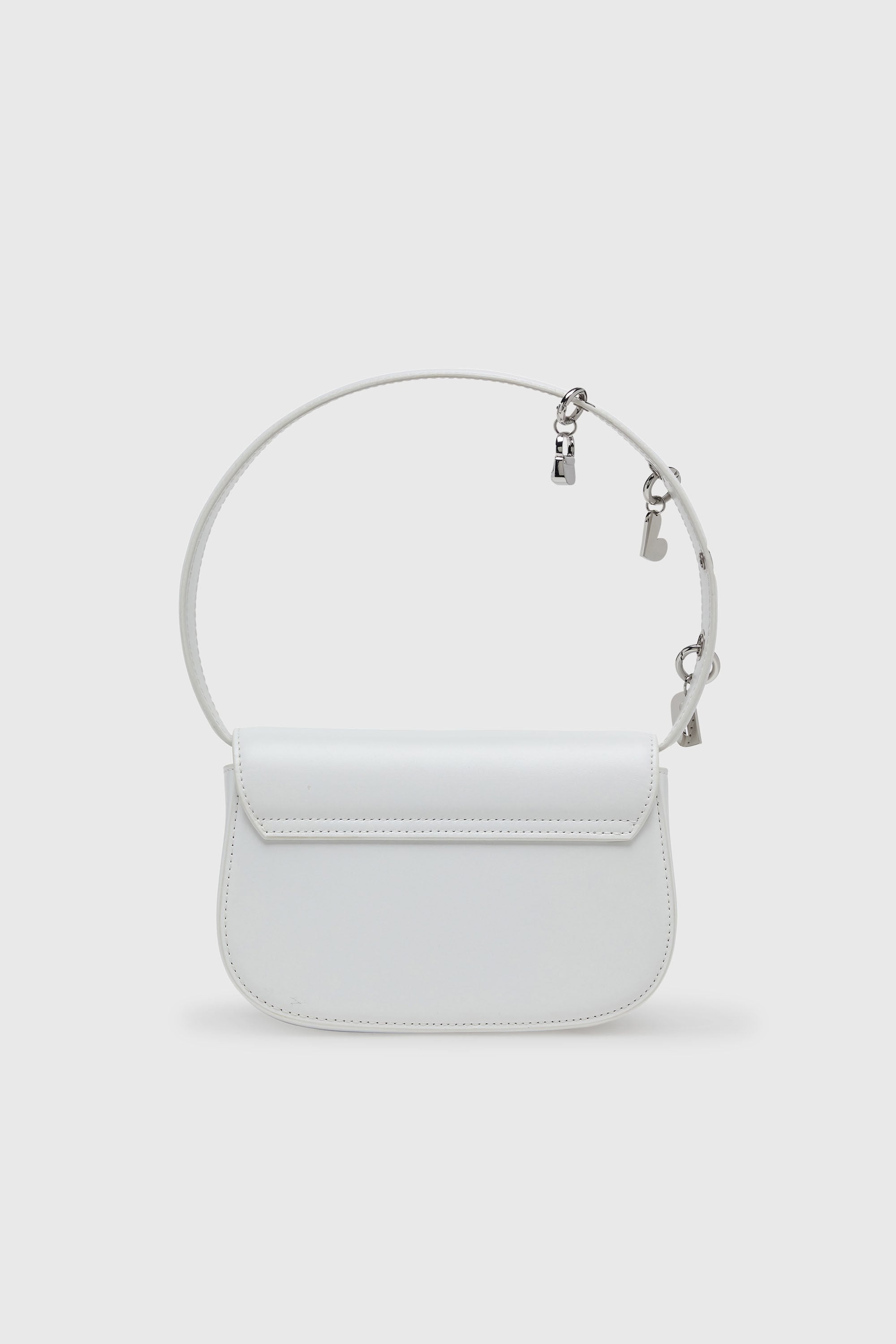 Diesel - 1DR, 1DR - Sac iconique &agrave; bandouli&egrave;re en cuir avec breloques poign&eacute;e Femme in Blanc - 3