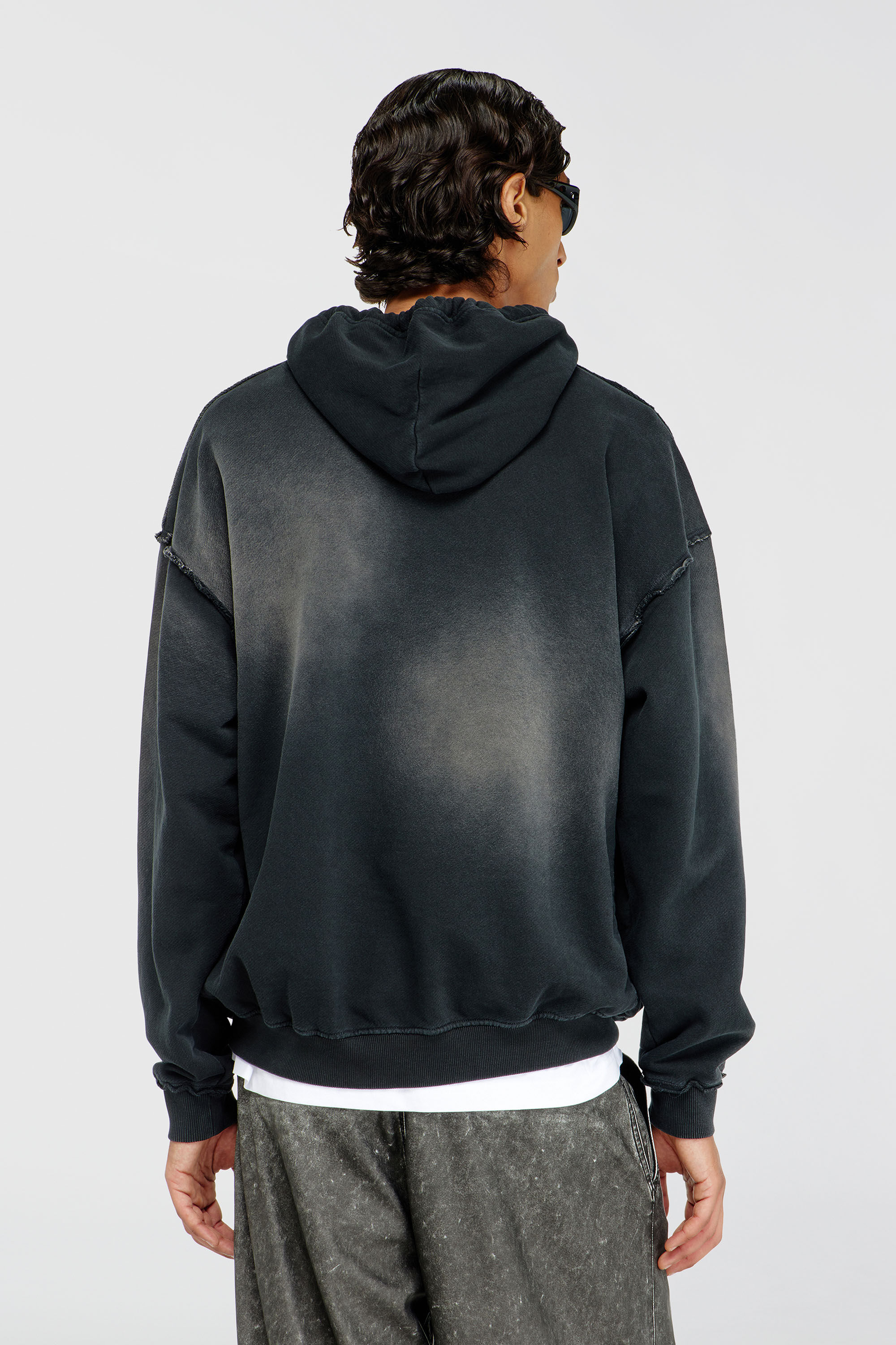 Diesel - S-POCK-HOOD, Sweat &agrave; capuche en coton d&eacute;lav&eacute; avec d&eacute;tails effiloch&eacute;s Homme in Polychrome - 4